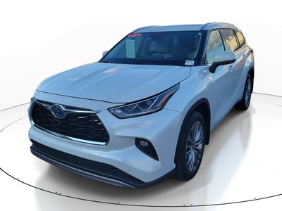 2022 Toyota Highlander Hybrid Platinum