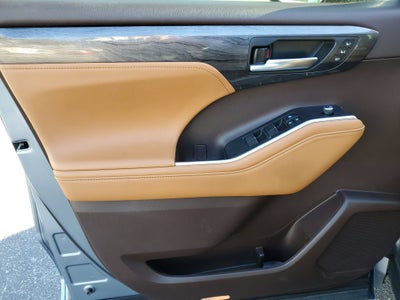 2022 Toyota Highlander Platinum