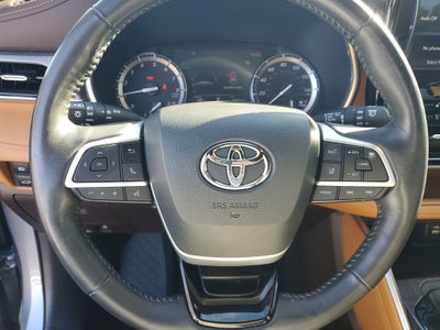 2022 Toyota Highlander Platinum