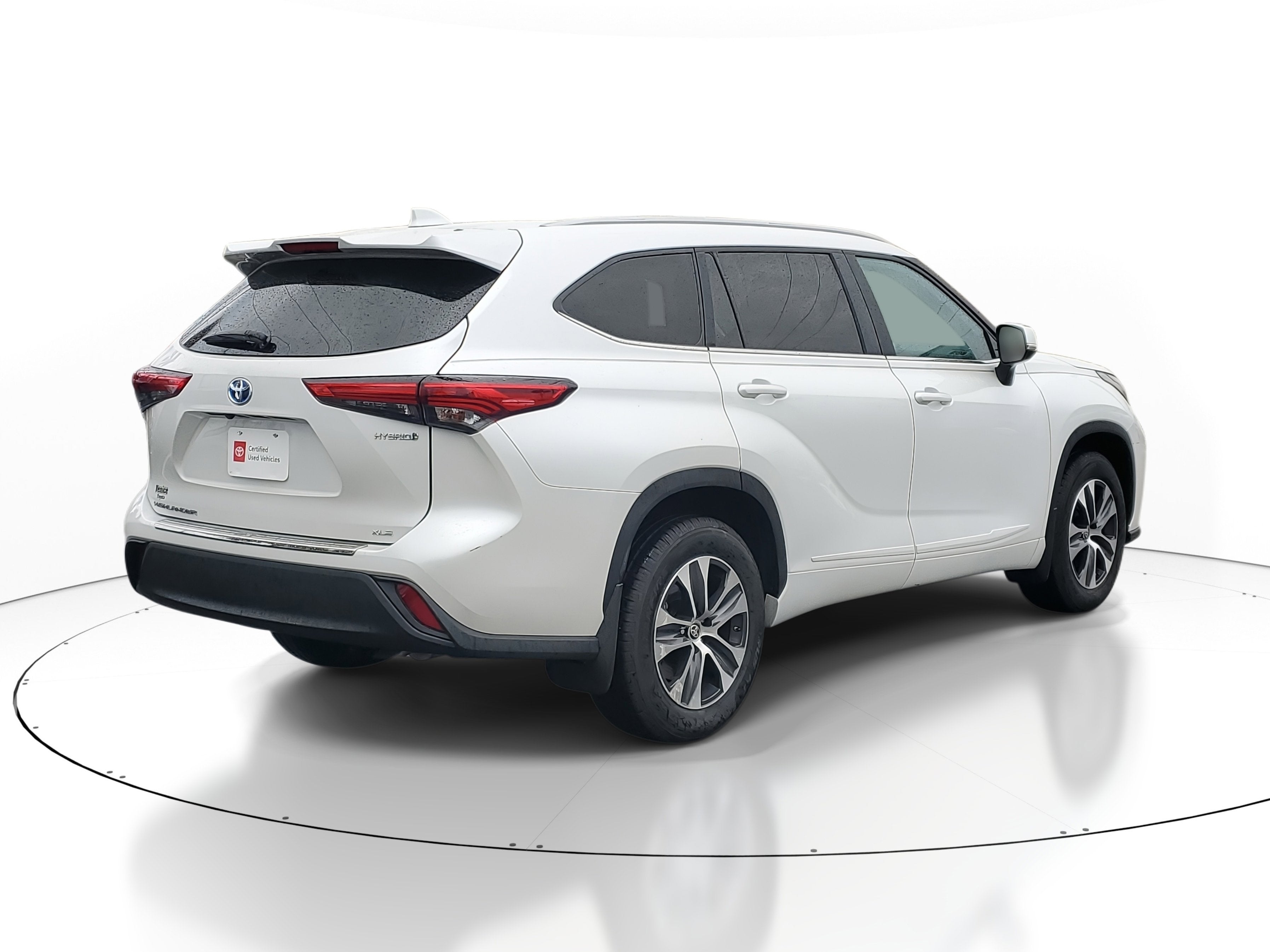 2023 Toyota Highlander Hybrid XLE