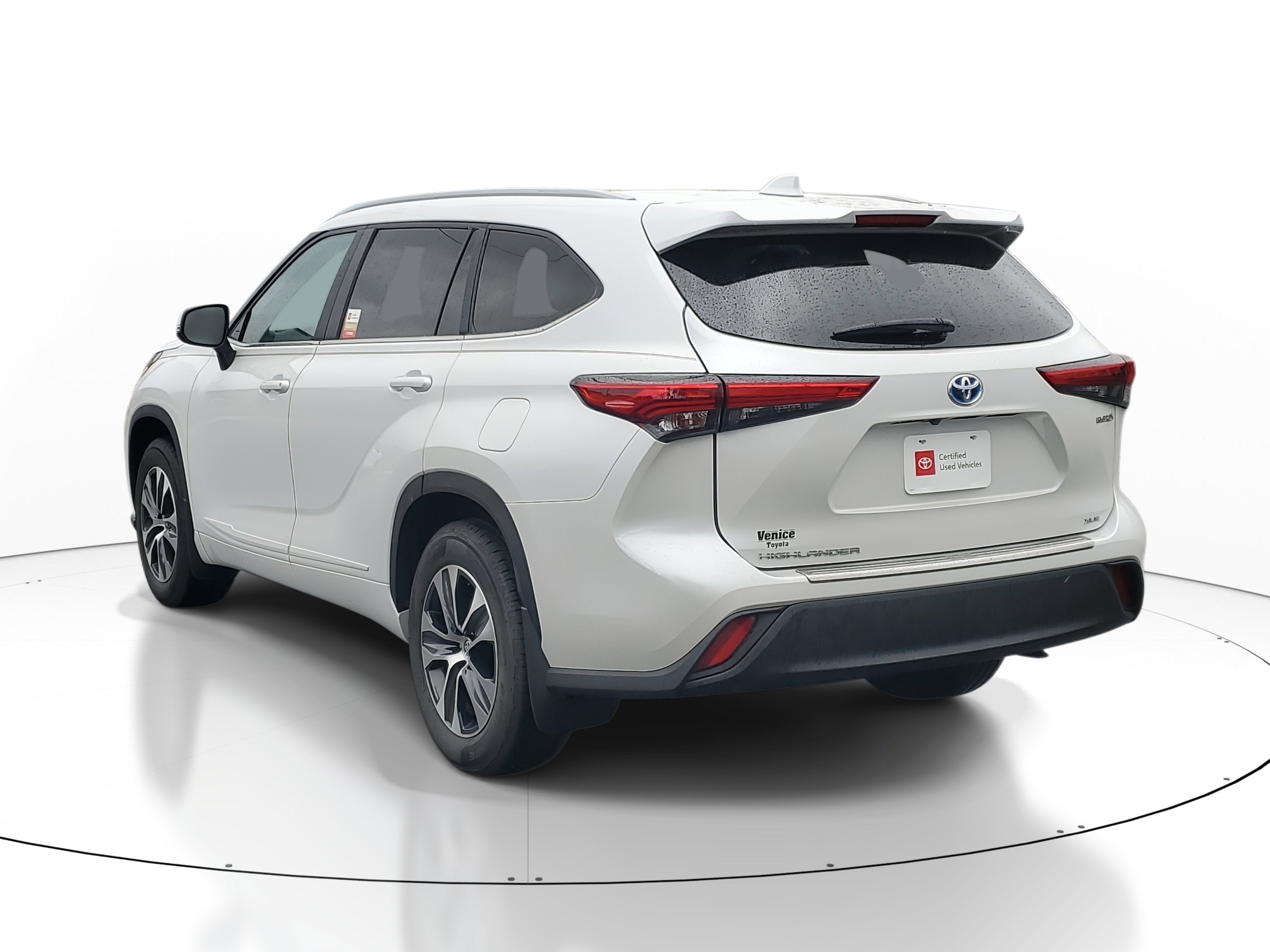 2023 Toyota Highlander Hybrid XLE