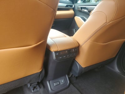 2024 Toyota Highlander Platinum