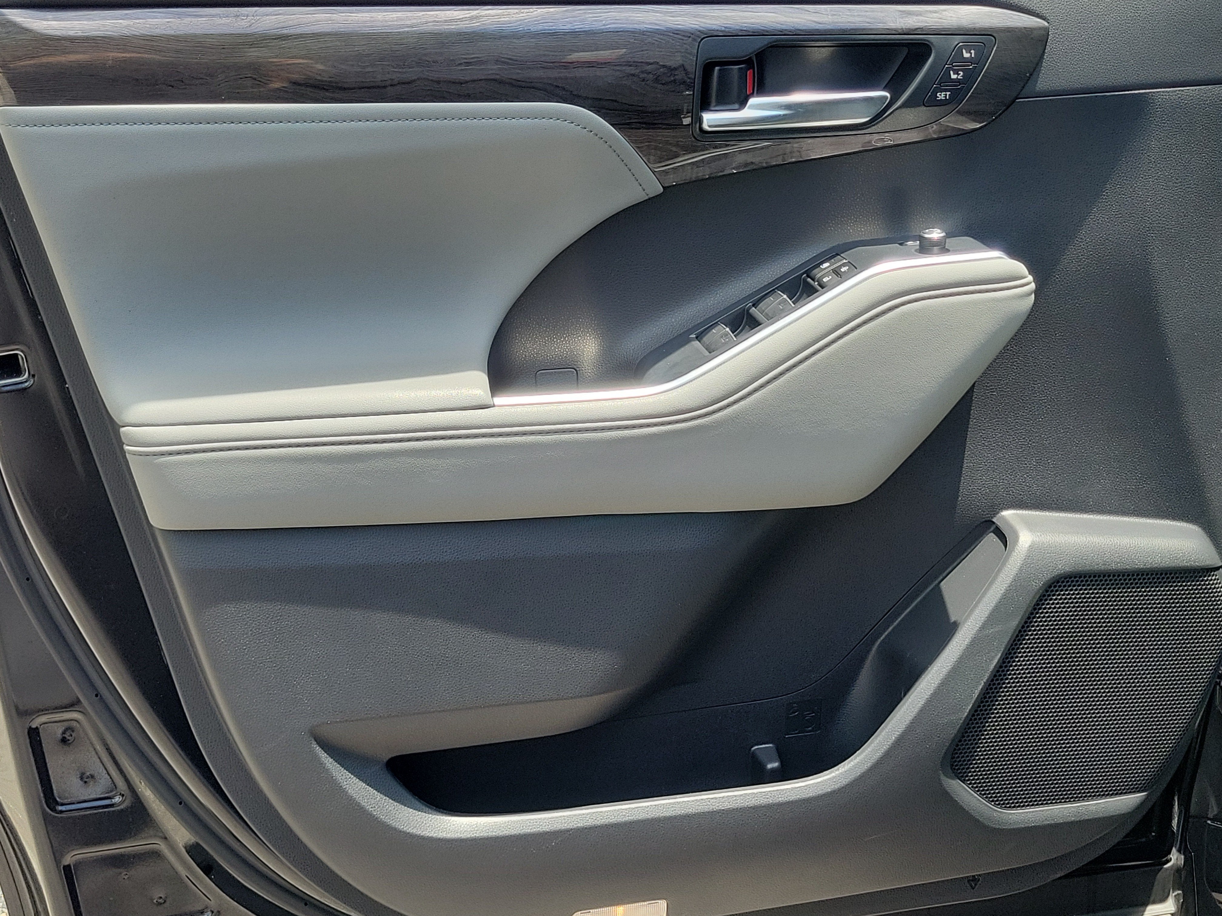 2024 Toyota Highlander Platinum