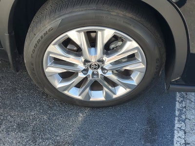 2024 Toyota Highlander LE