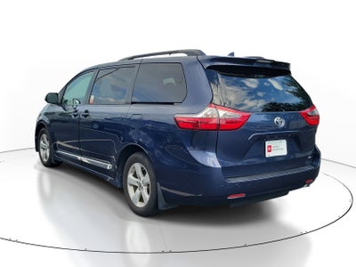2020 Toyota Sienna LE Auto Access Seat
