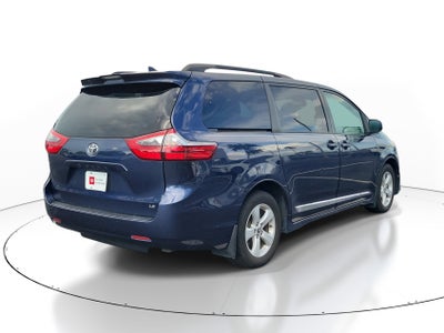 2020 Toyota Sienna LE Auto Access Seat