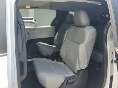 2025 Toyota Sienna XLE