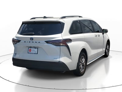 2025 Toyota Sienna XLE