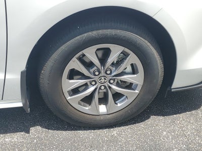 2025 Toyota Sienna XLE
