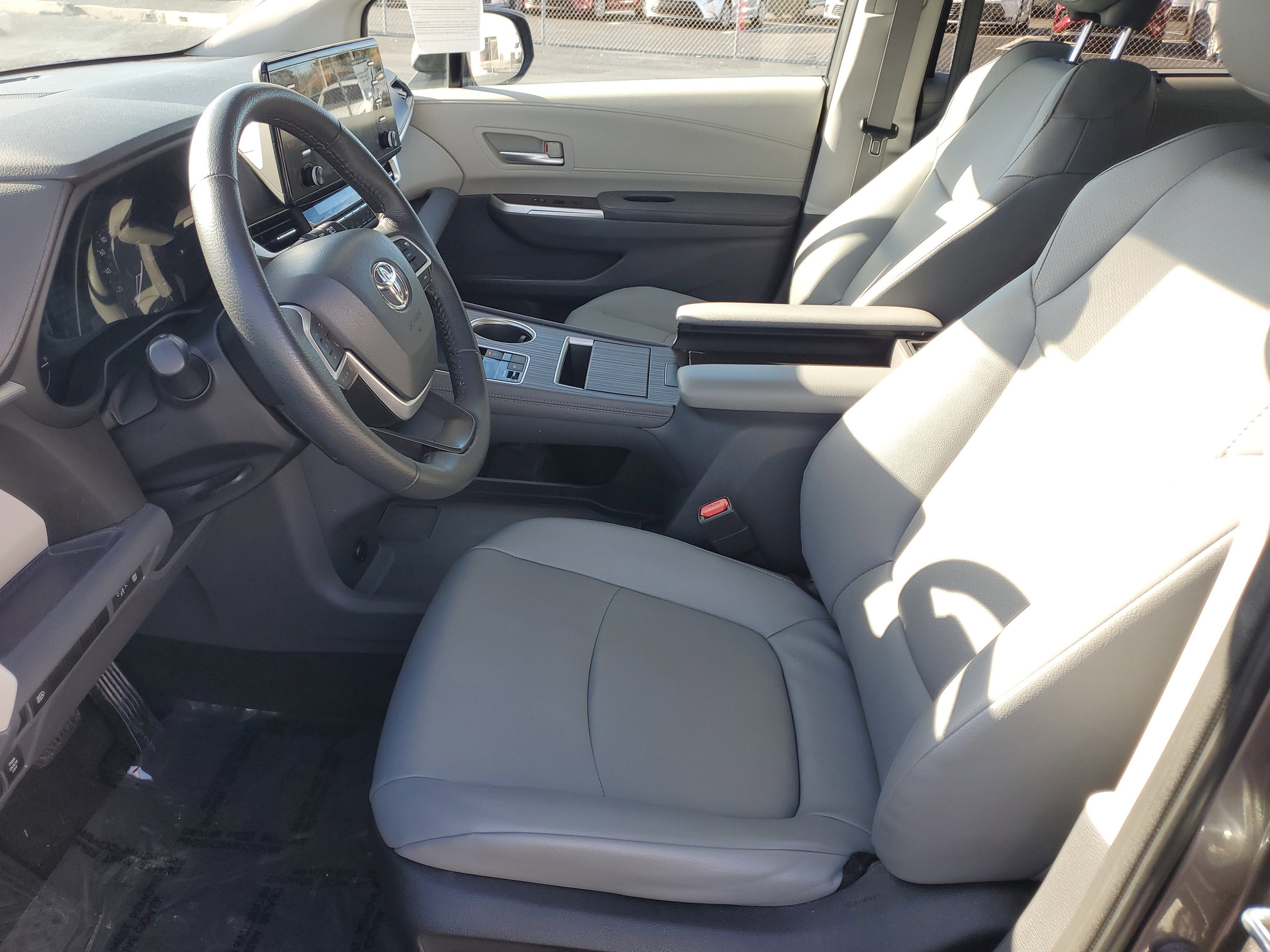 2023 Toyota Sienna XLE