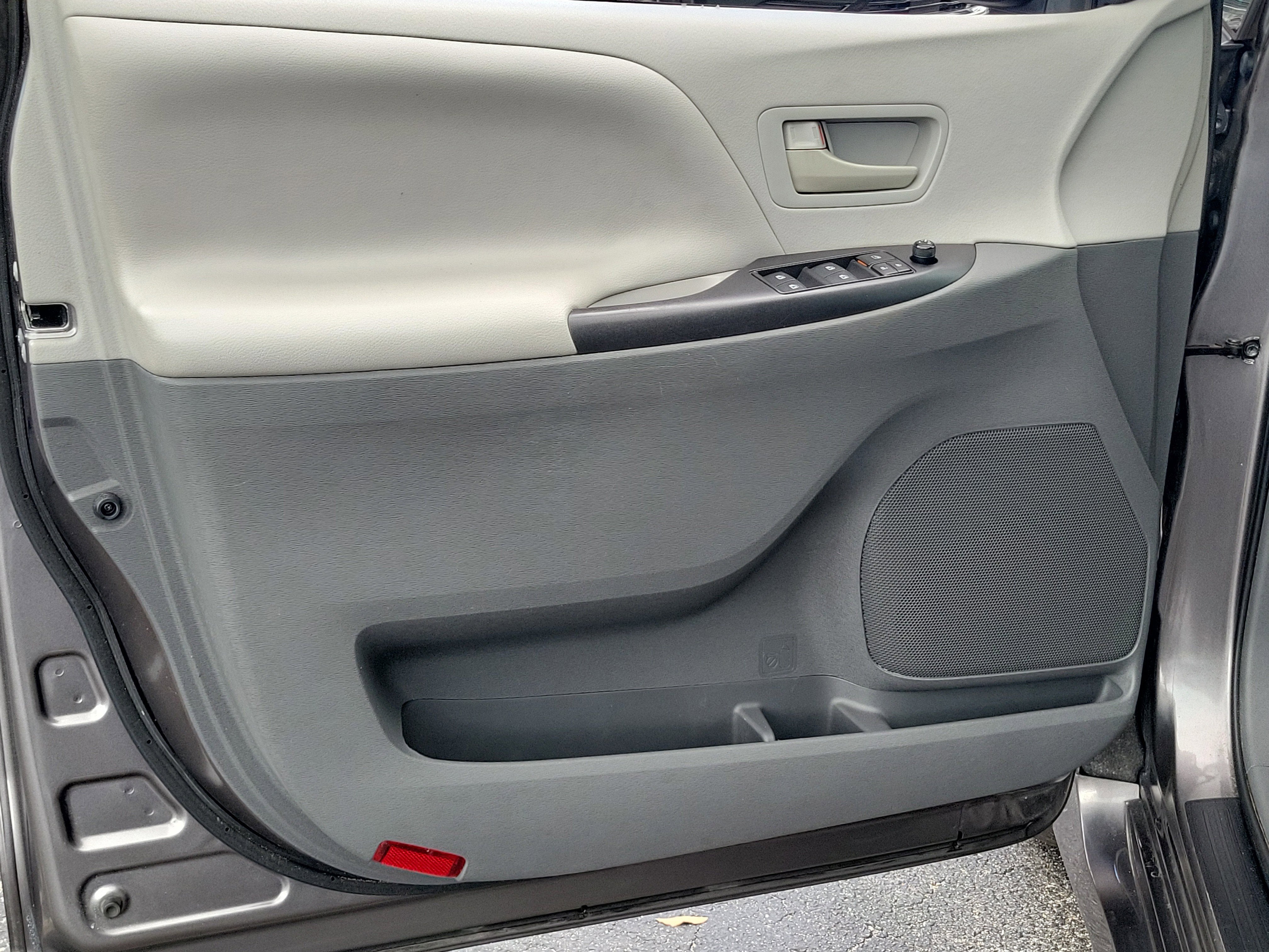 2020 Toyota Sienna L