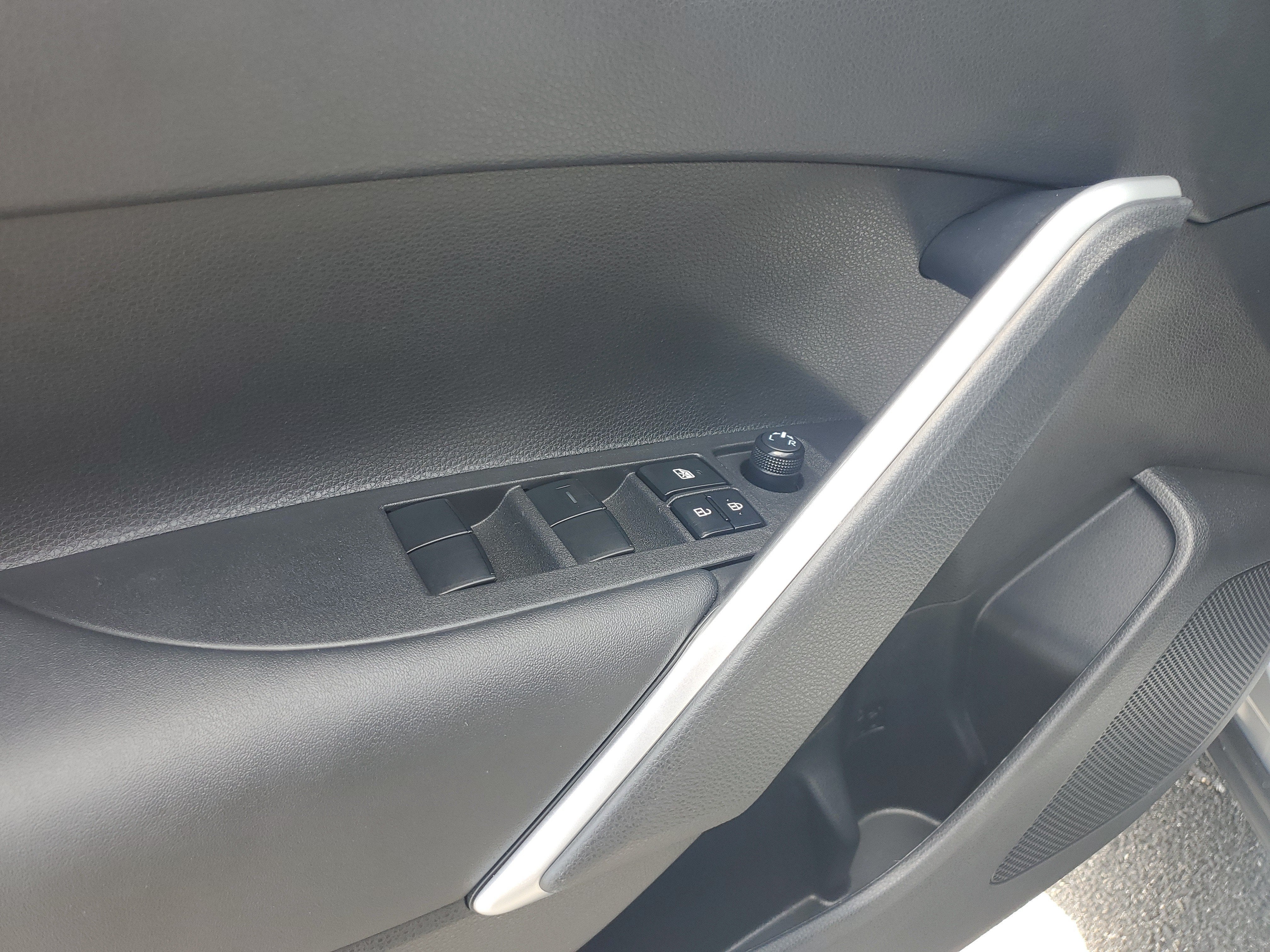 2024 Toyota Corolla Cross Hybrid SE