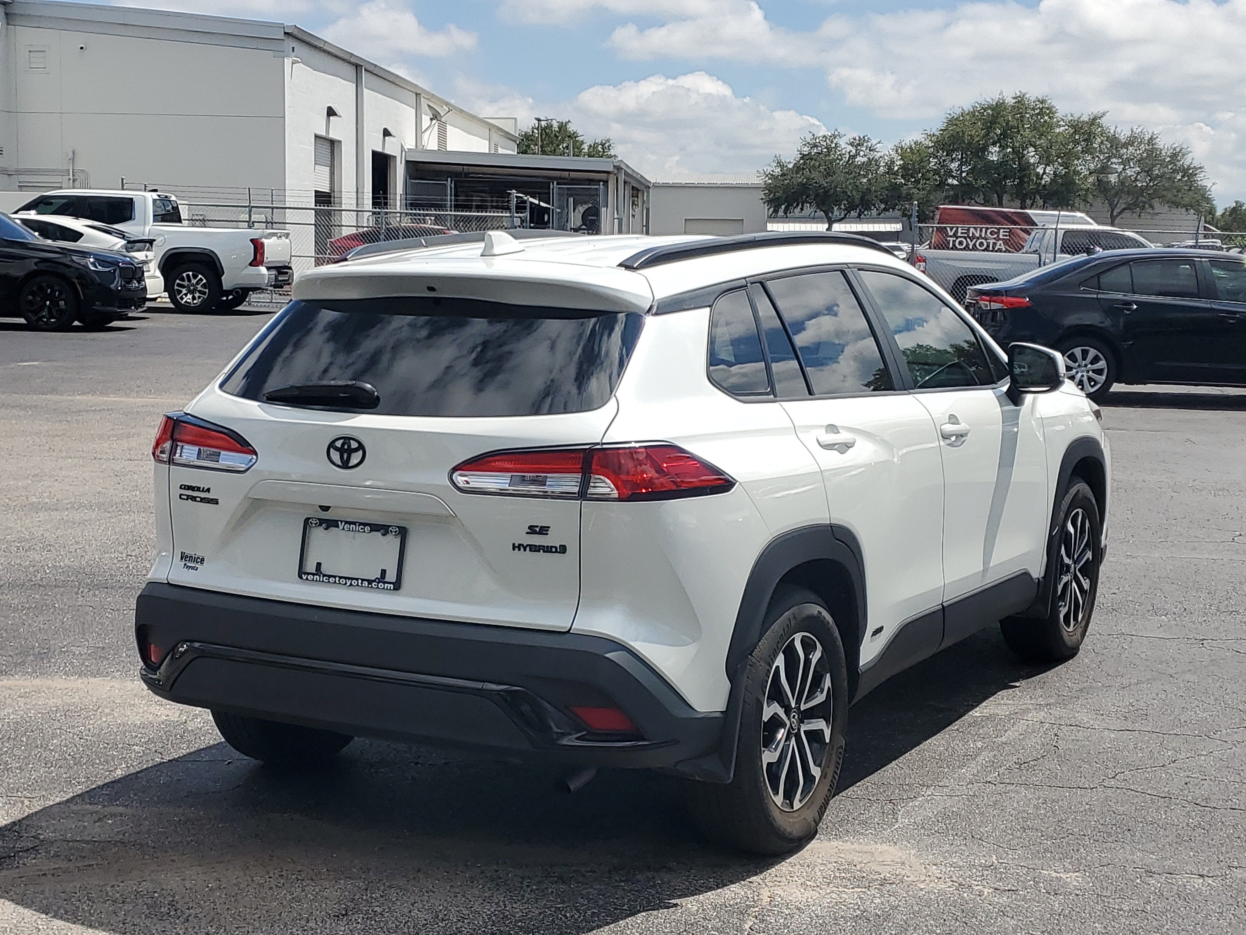 2024 Toyota Corolla Cross Hybrid SE