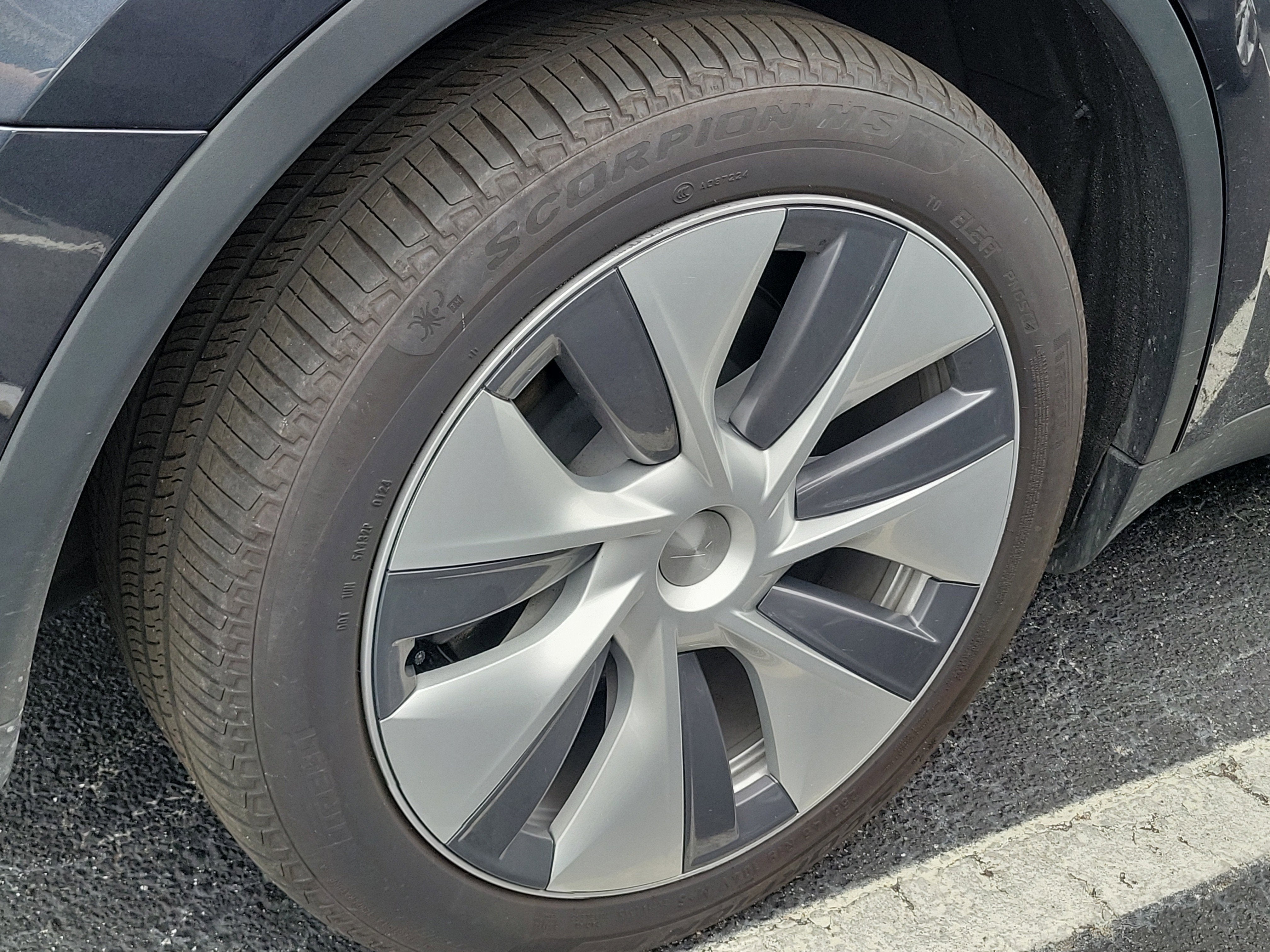 2024 Tesla Model Y Long Range