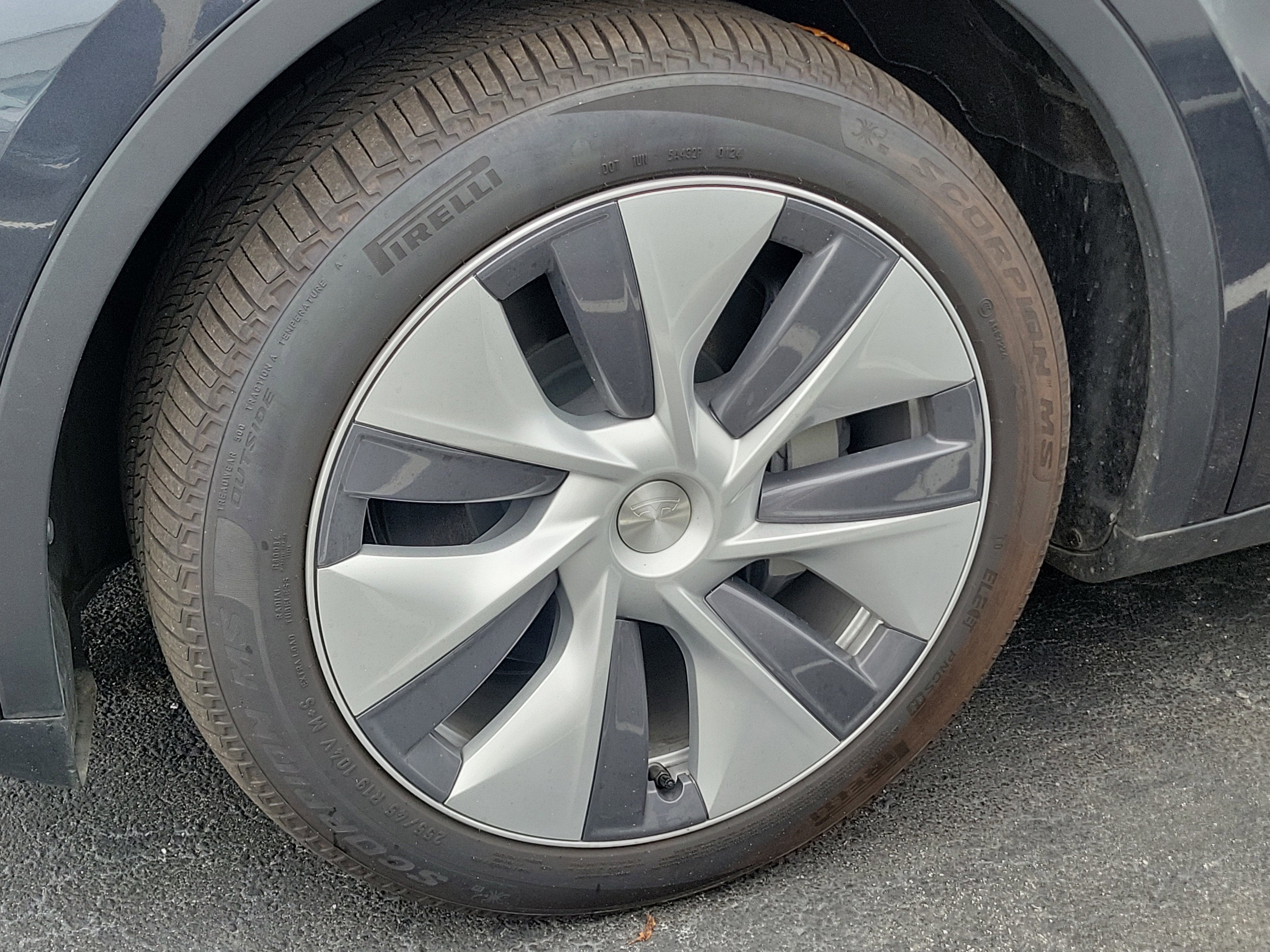 2024 Tesla Model Y Long Range