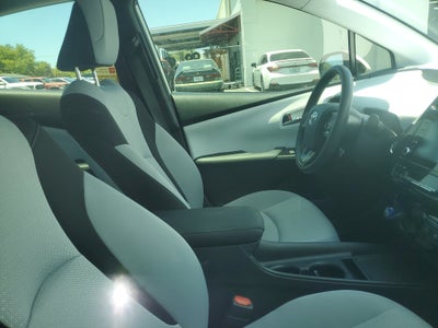 2020 Toyota Prius LE