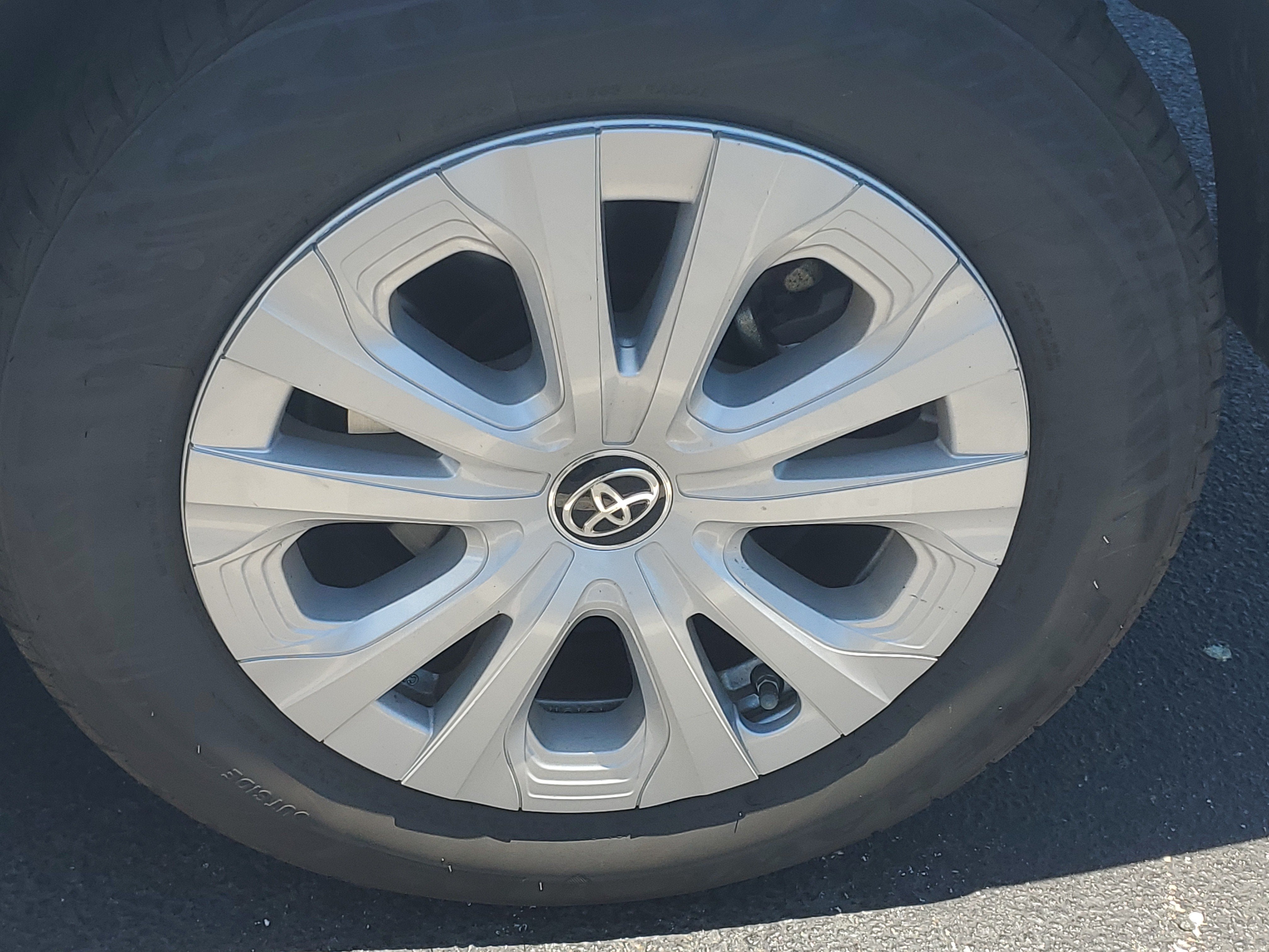 2020 Toyota Prius LE