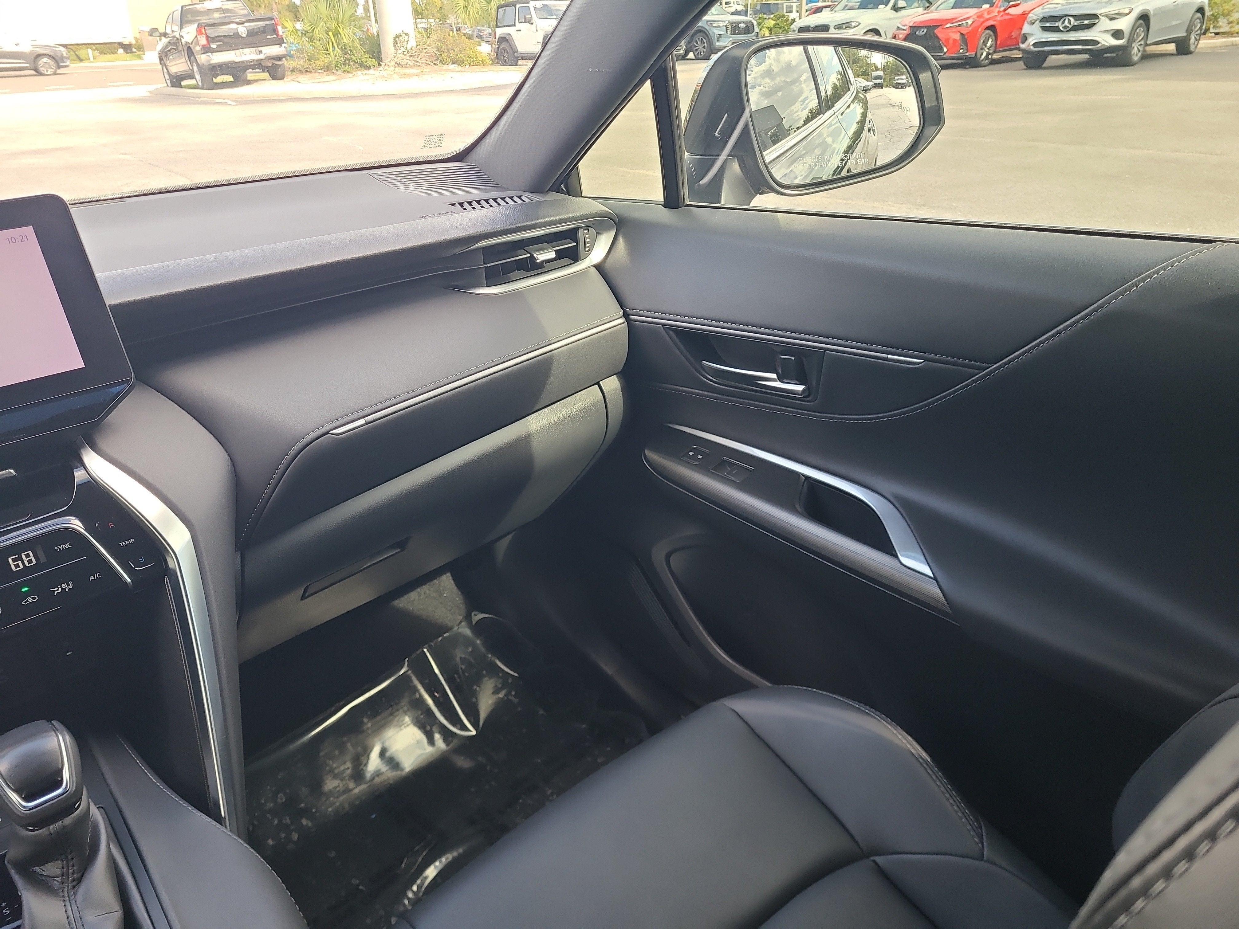 2023 Toyota Venza LE