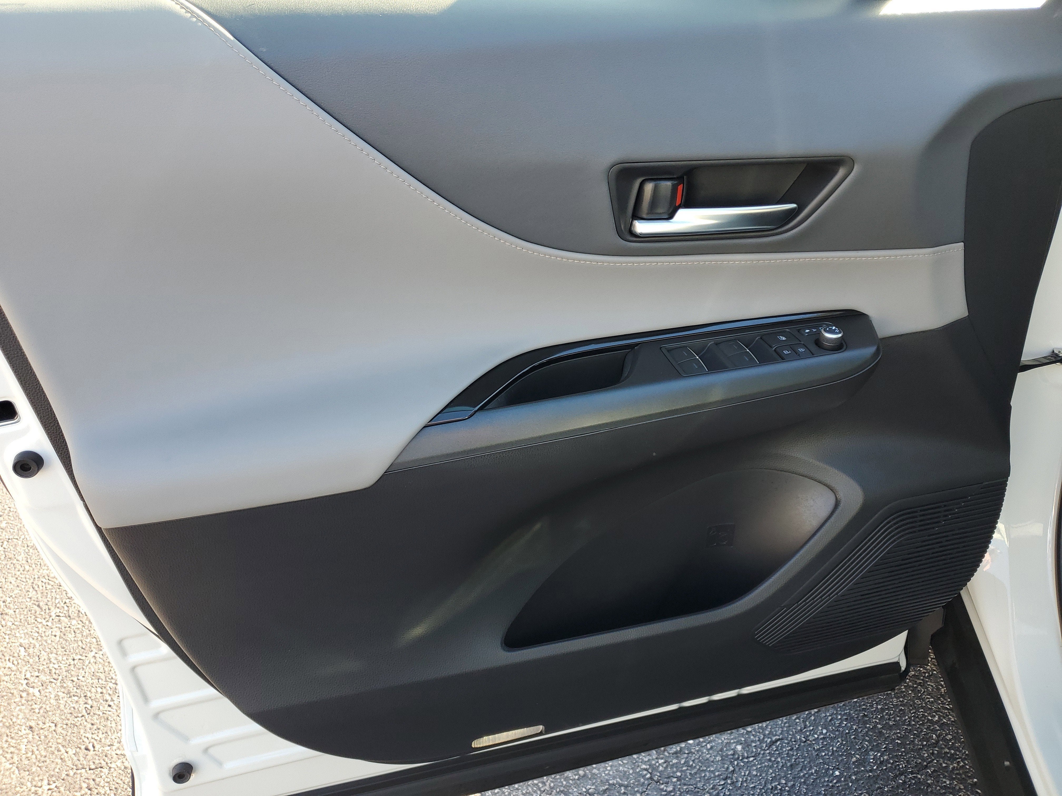 2022 Toyota Venza LE