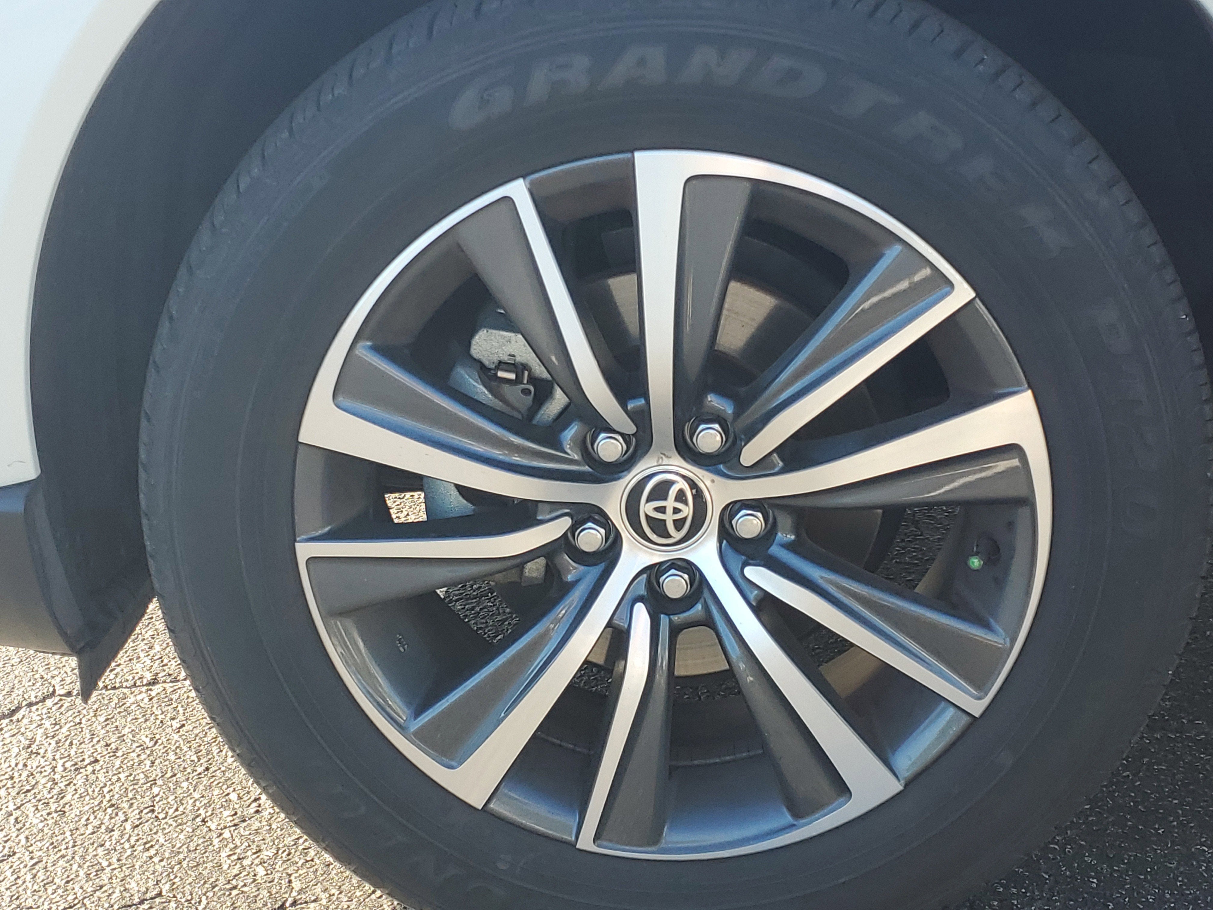 2022 Toyota Venza LE