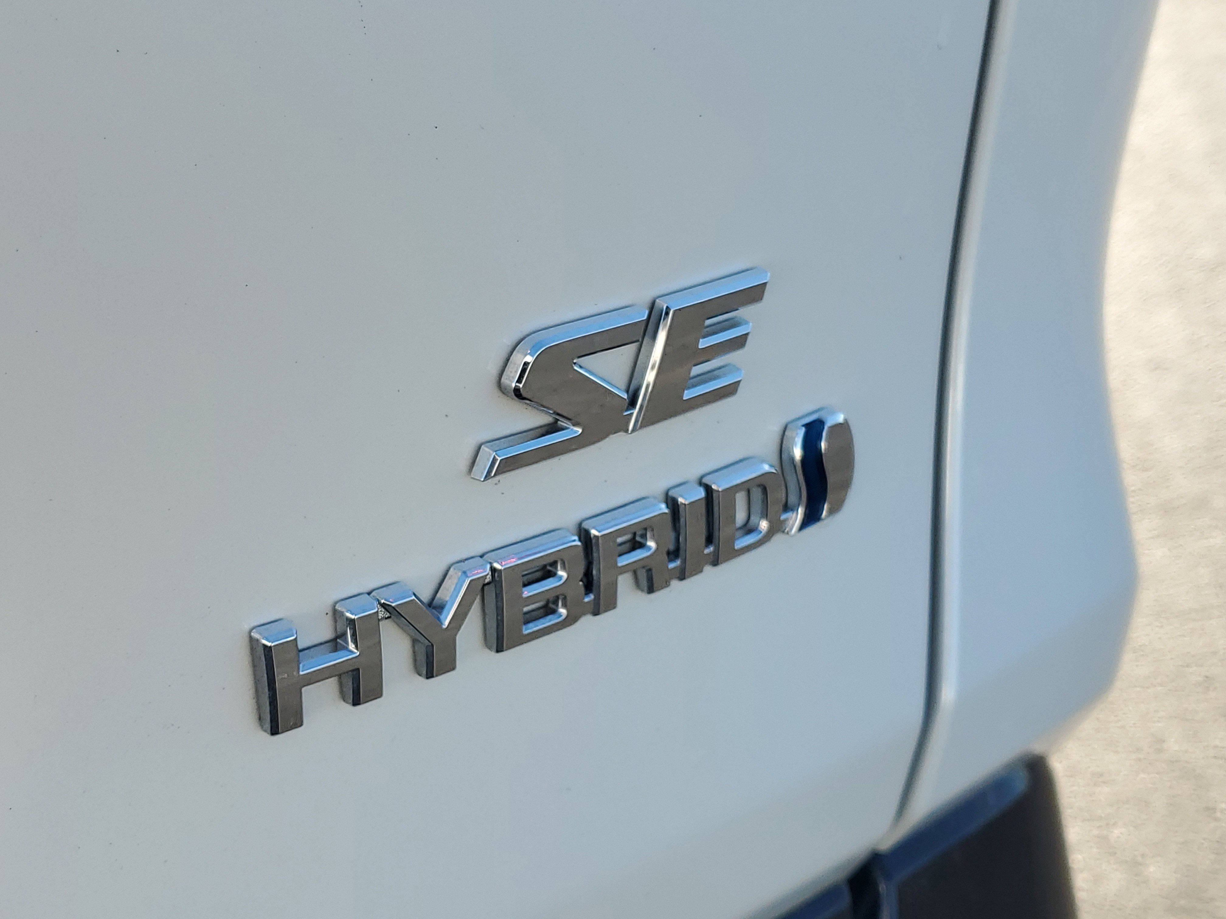 2023 Toyota RAV4 Hybrid SE