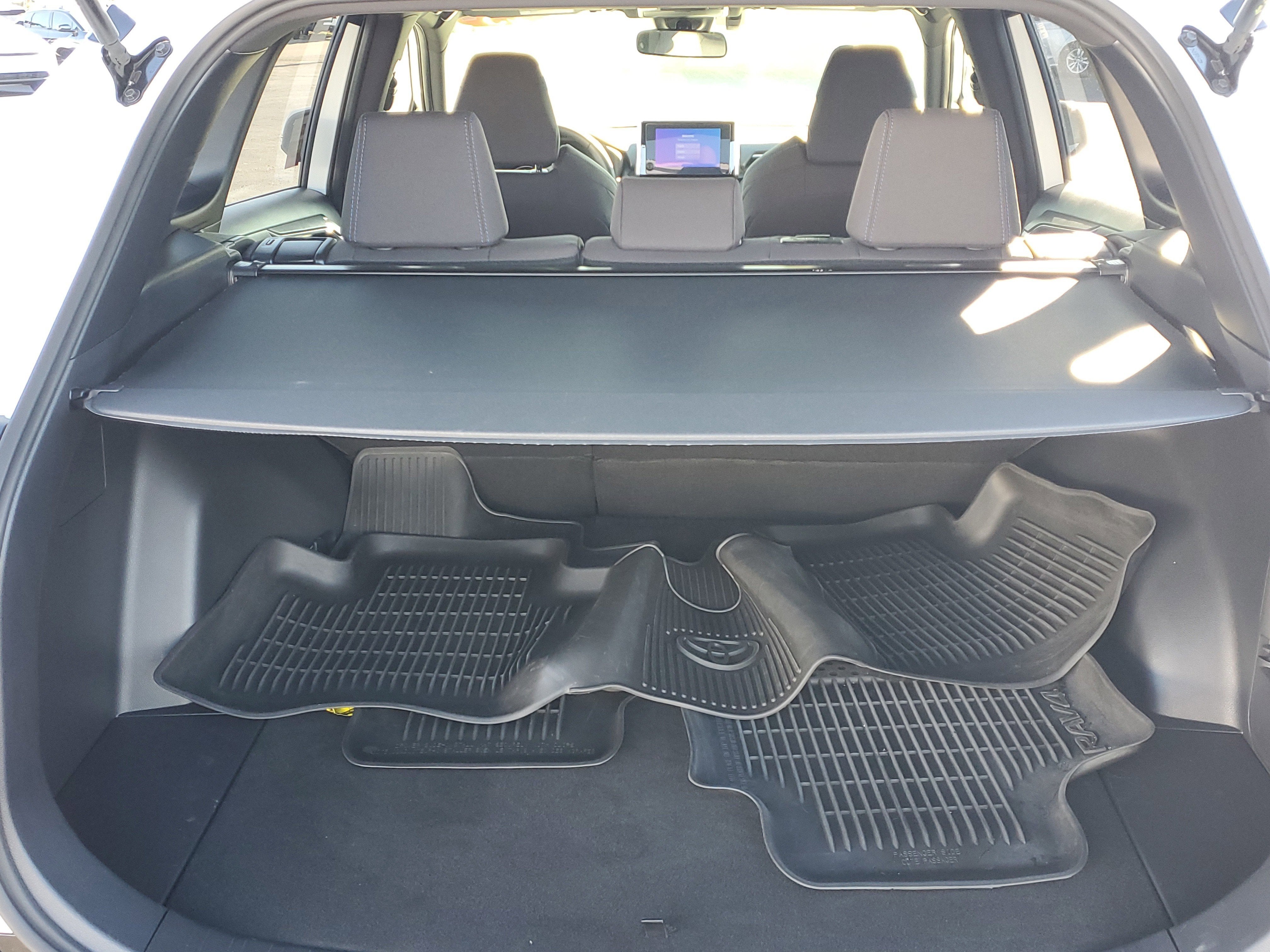 2023 Toyota RAV4 Hybrid SE