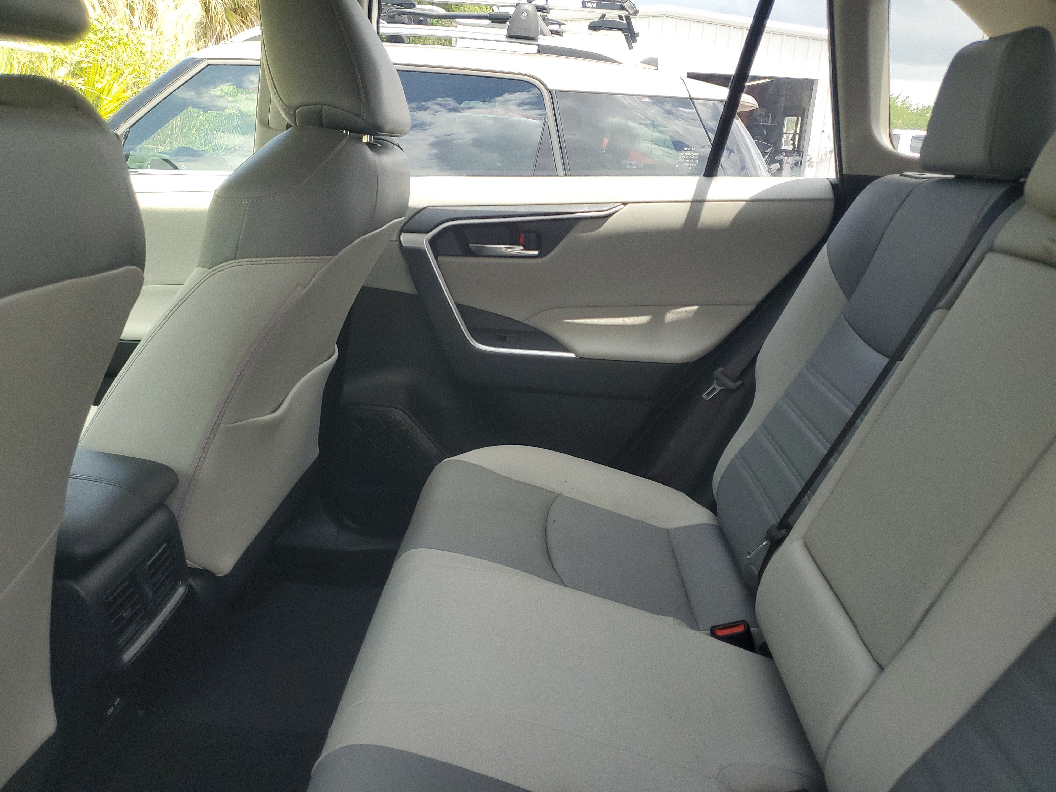 2022 Toyota RAV4 Hybrid XLE Premium