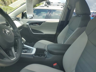 2022 Toyota RAV4 Hybrid XLE Premium