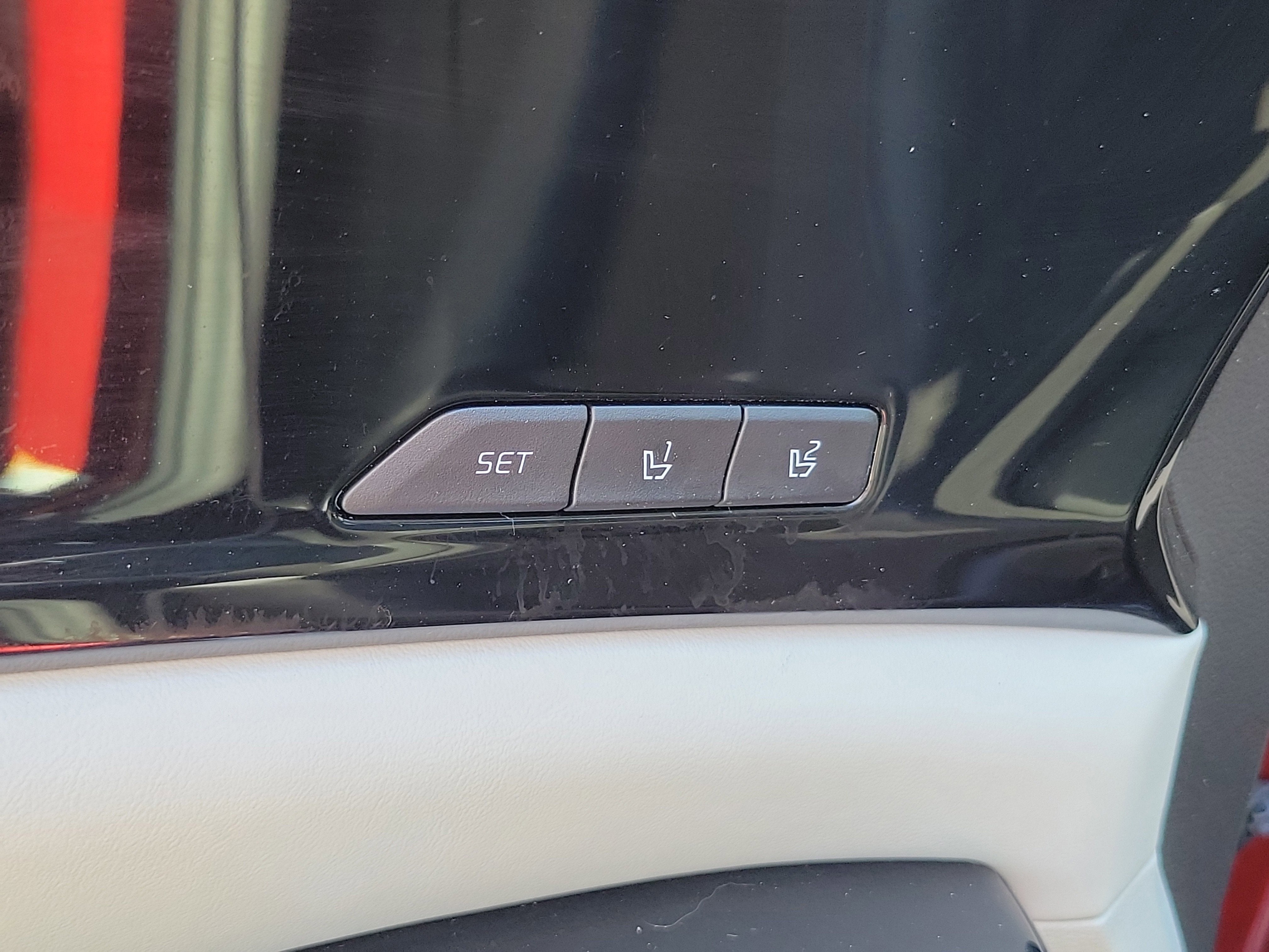 2023 Kia Carnival SX