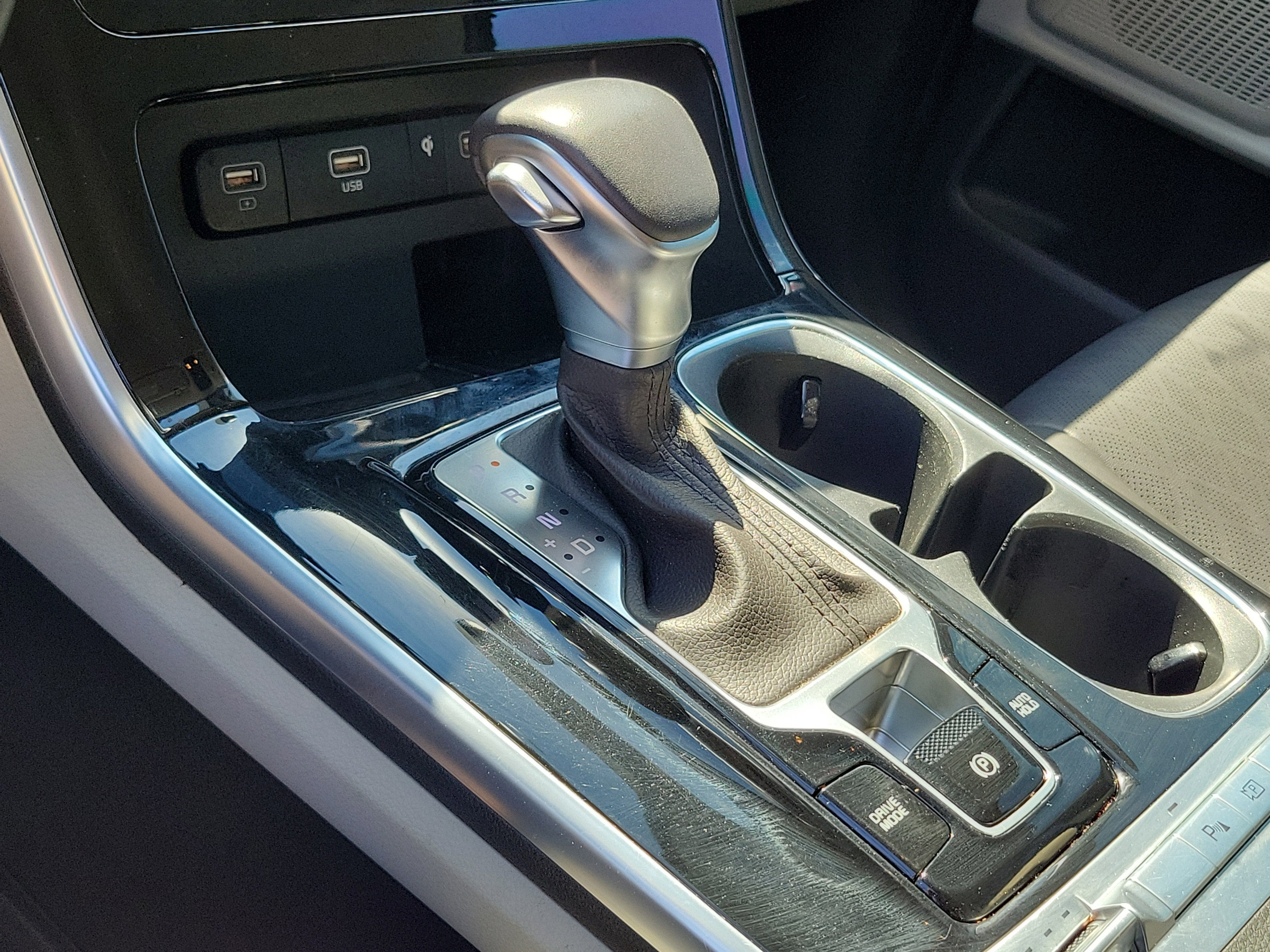 2023 Kia Carnival SX