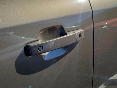 2025 Land Rover Defender S