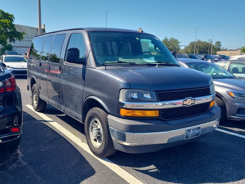 2017 Chevrolet Express Passenger LT