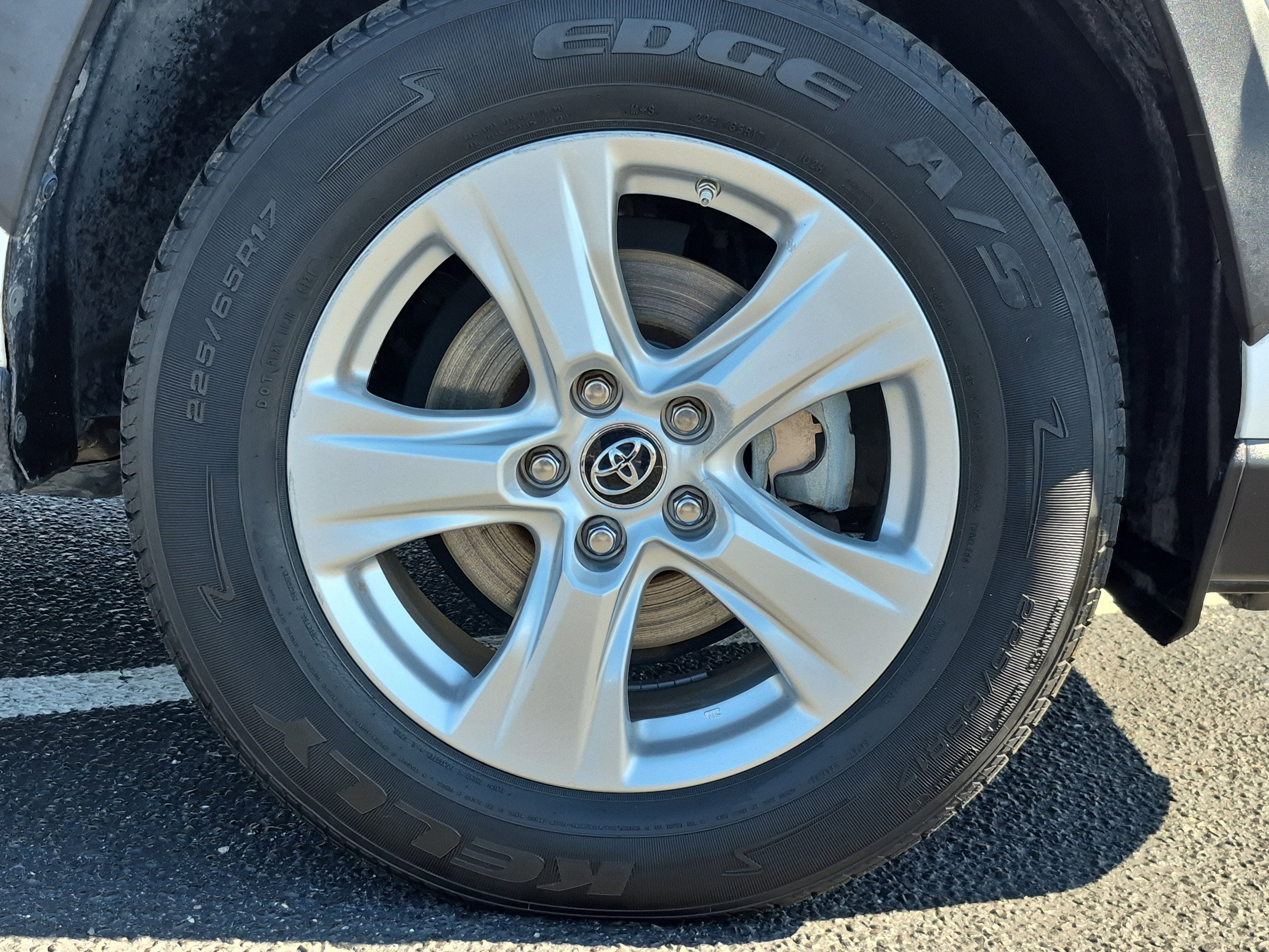 2020 Toyota RAV4 Hybrid LE