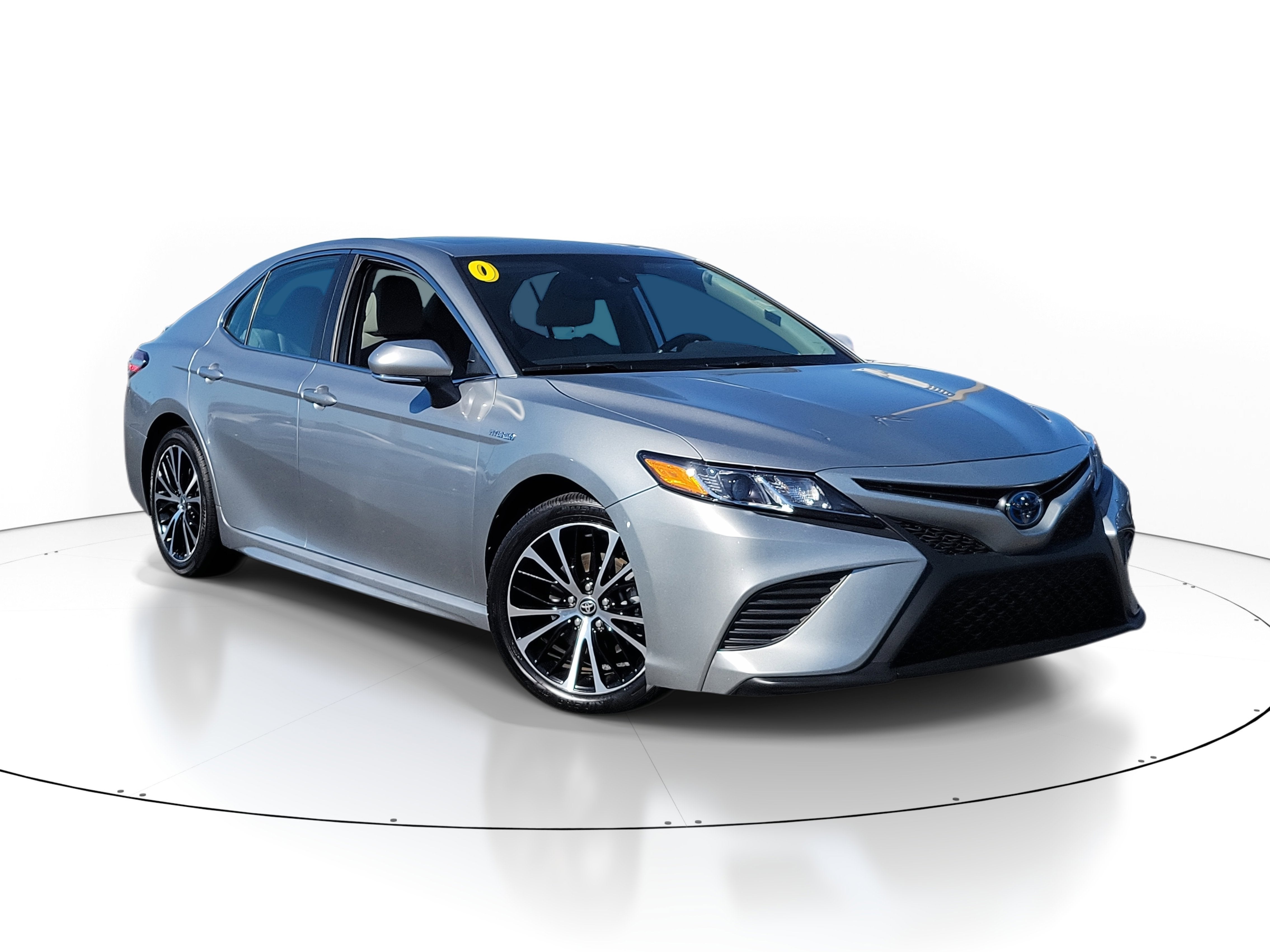 2020 Toyota Camry Hybrid SE