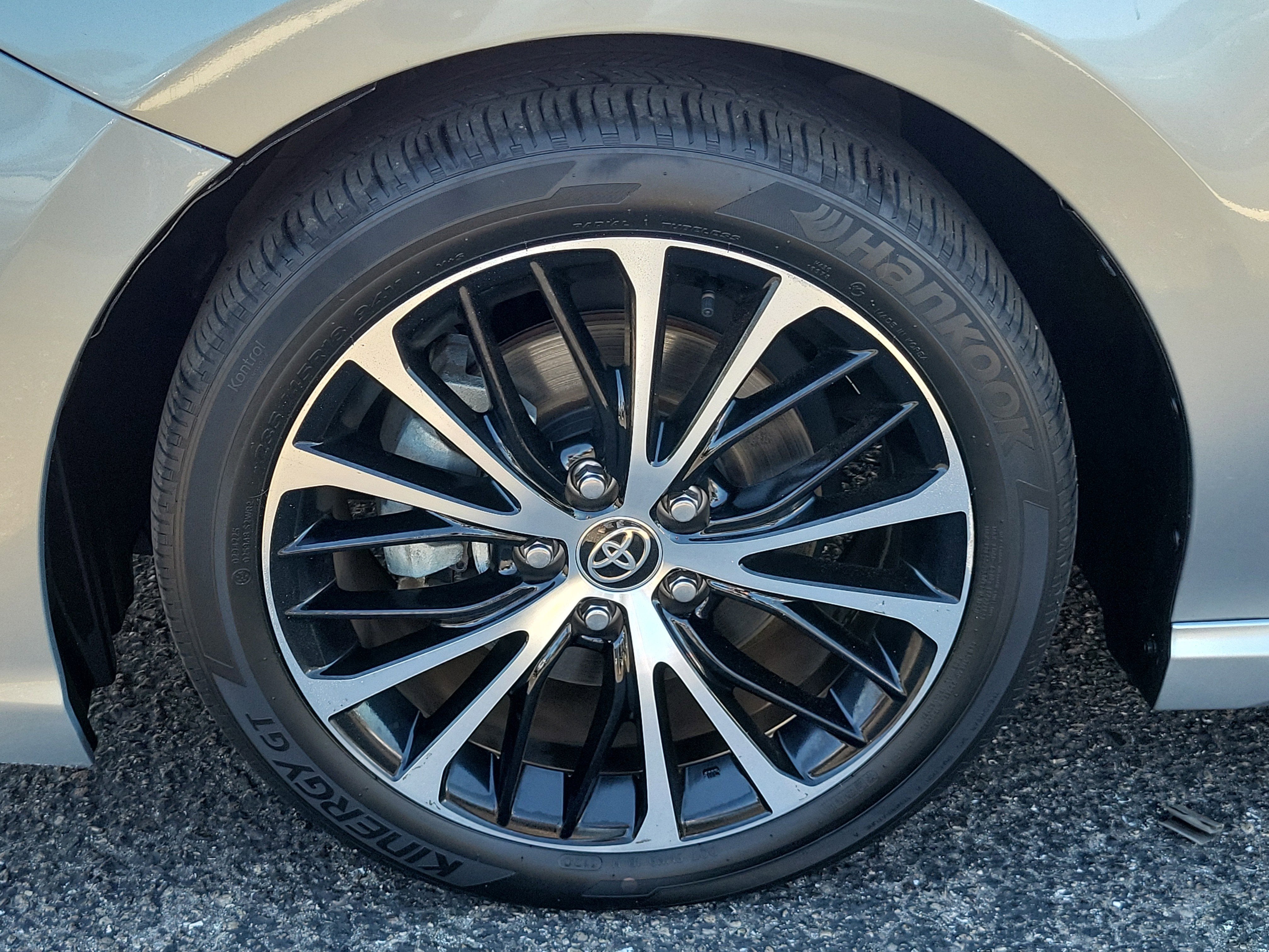 2020 Toyota Camry Hybrid SE