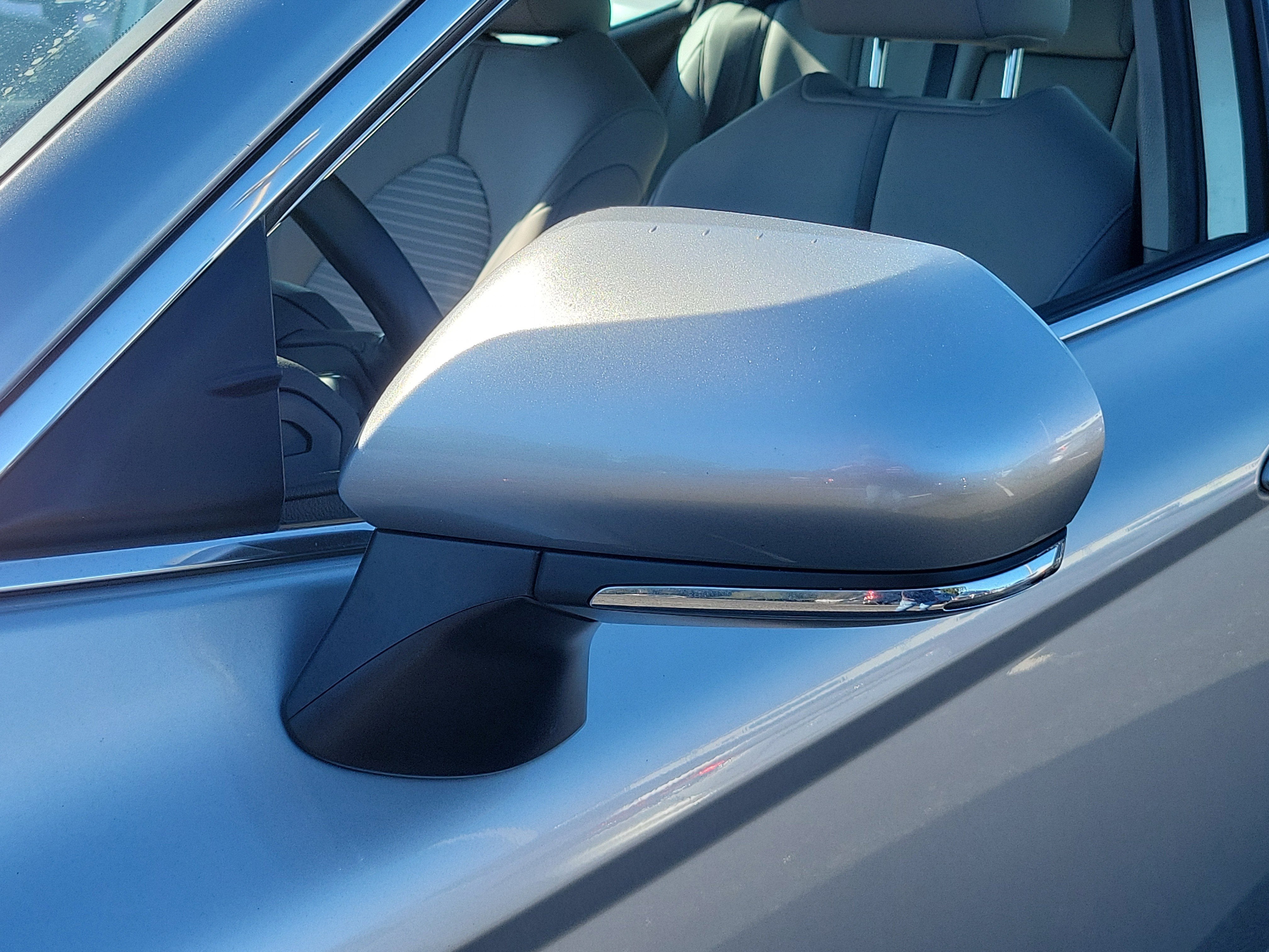 2020 Toyota Camry Hybrid SE