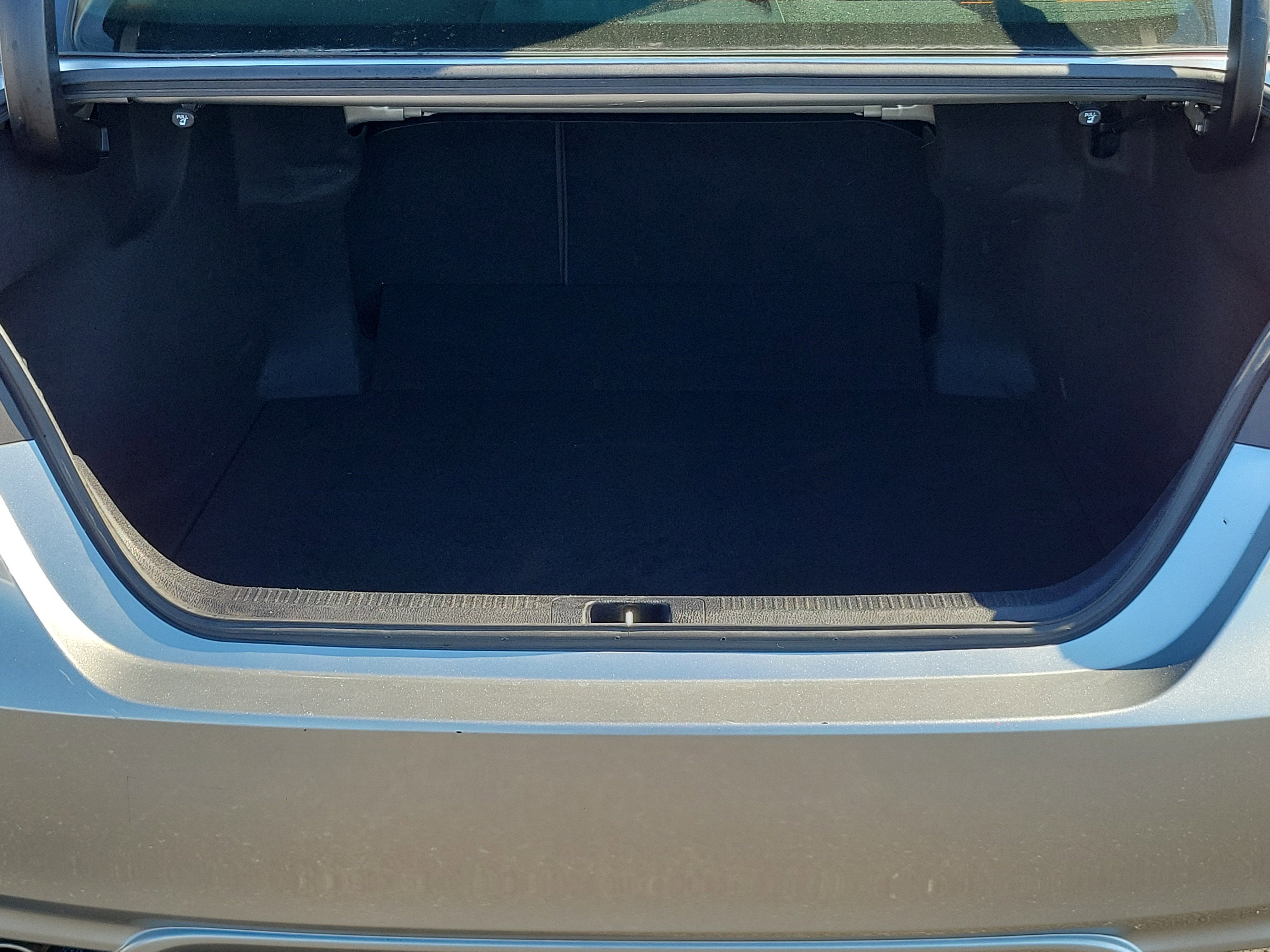 2020 Toyota Camry Hybrid SE