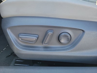 2020 Toyota Camry Hybrid SE