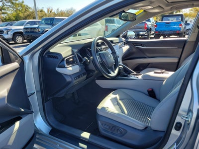 2020 Toyota Camry Hybrid SE