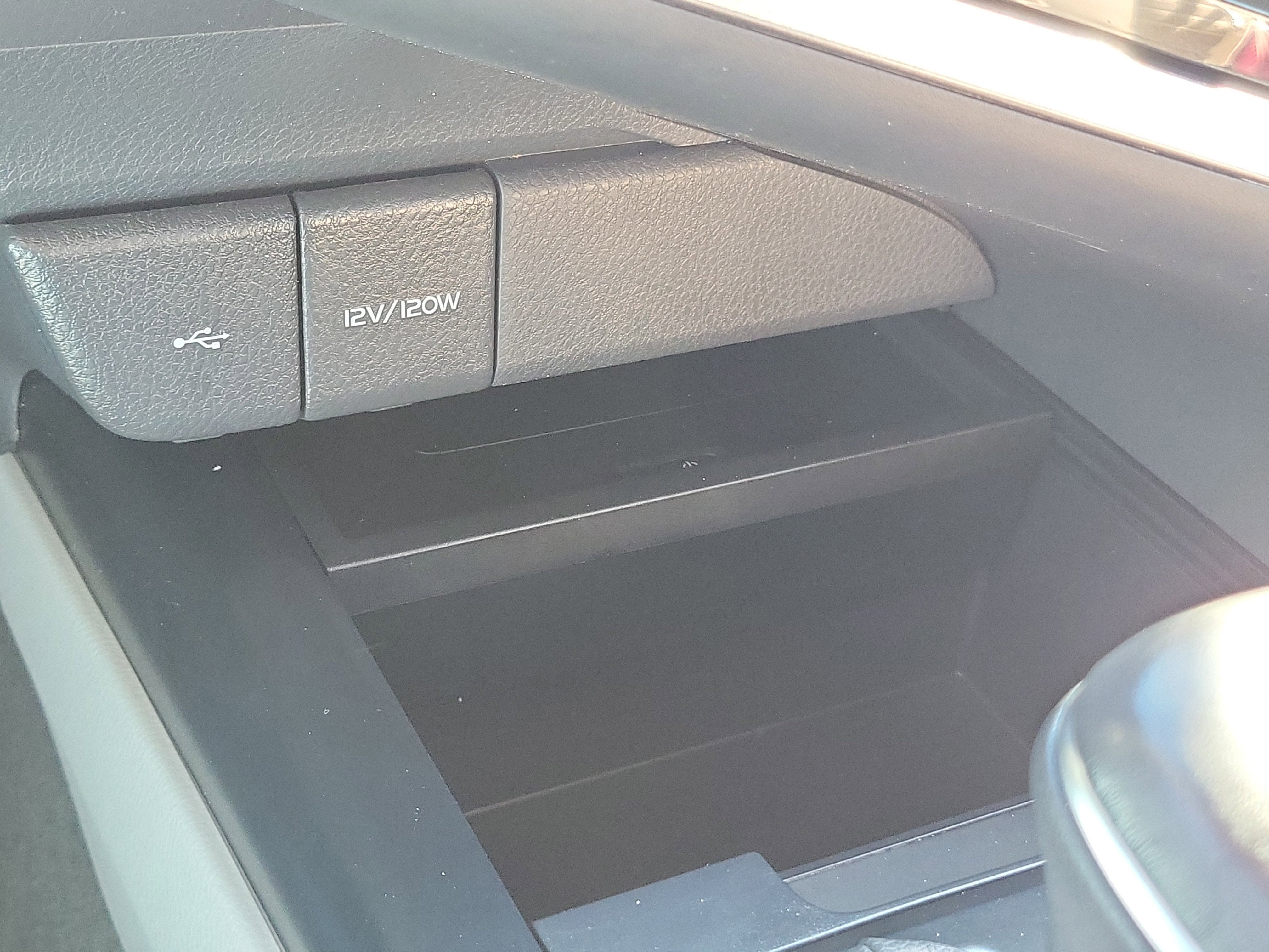 2020 Toyota Camry Hybrid SE