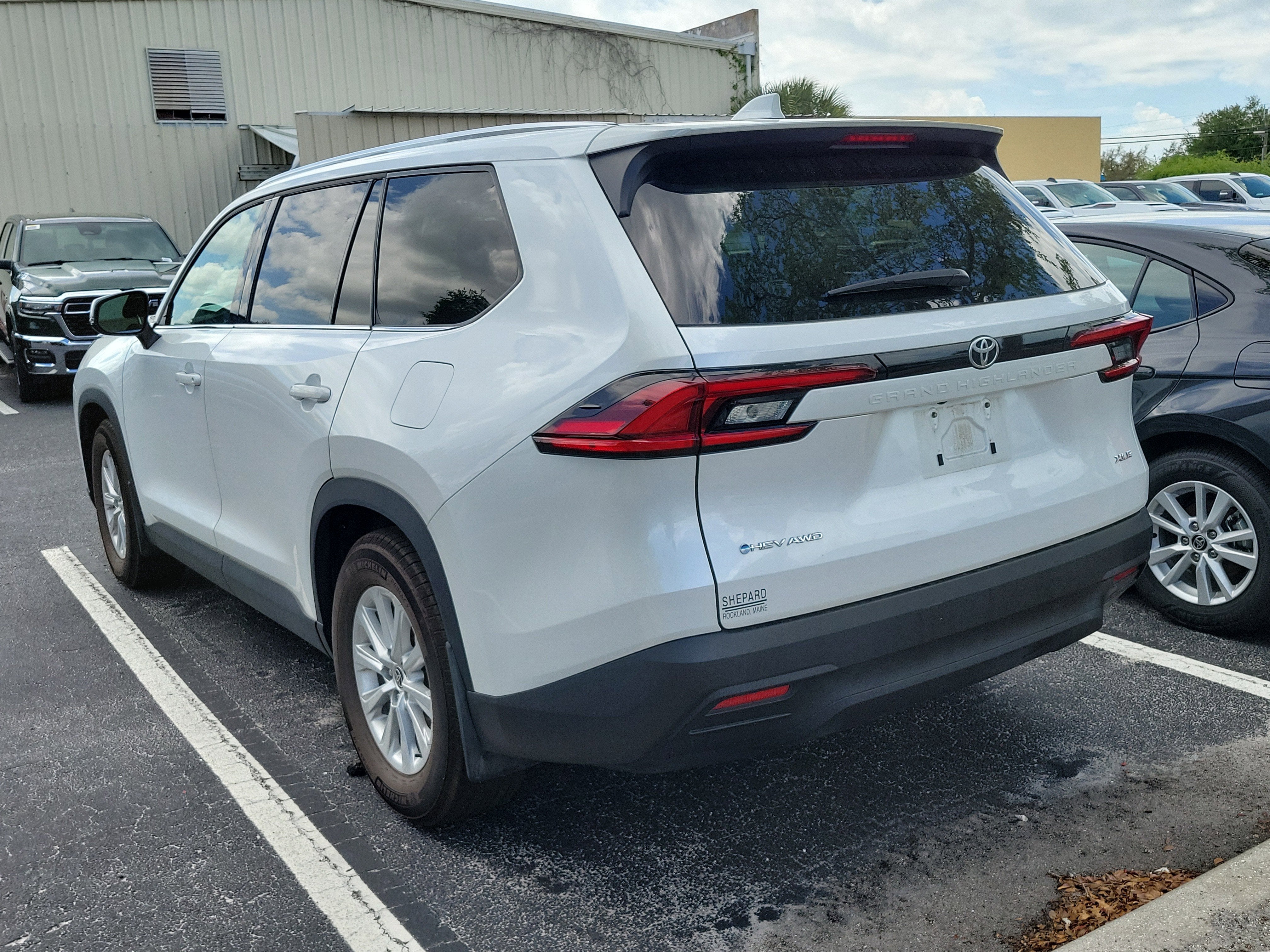 2025 Toyota Grand Highlander Hybrid XLE