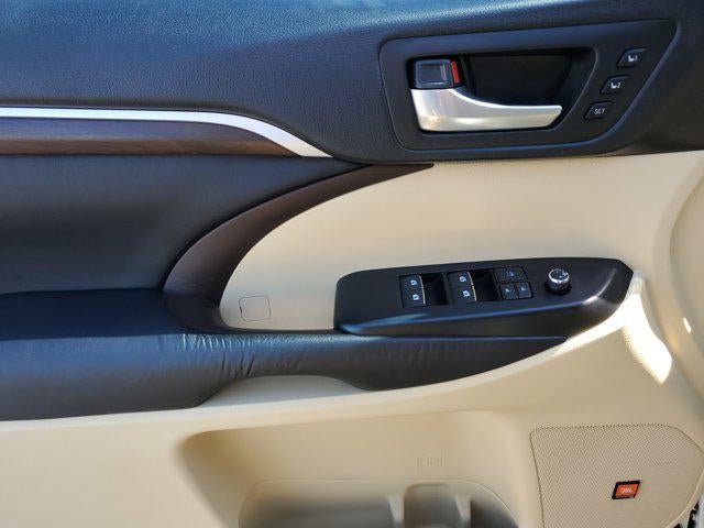 2016 Toyota Highlander Limited Platinum V6
