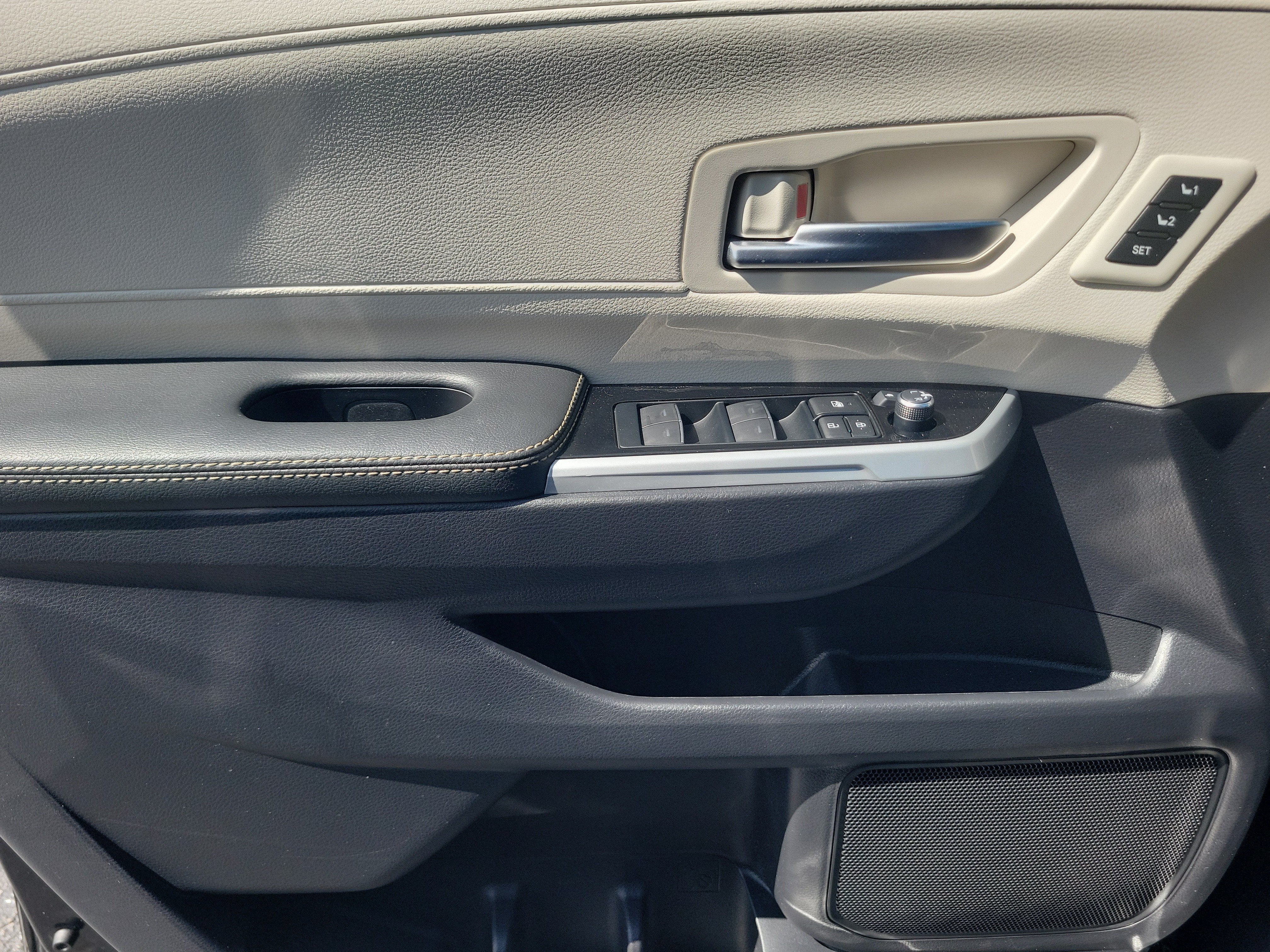 2025 Toyota Sienna Platinum