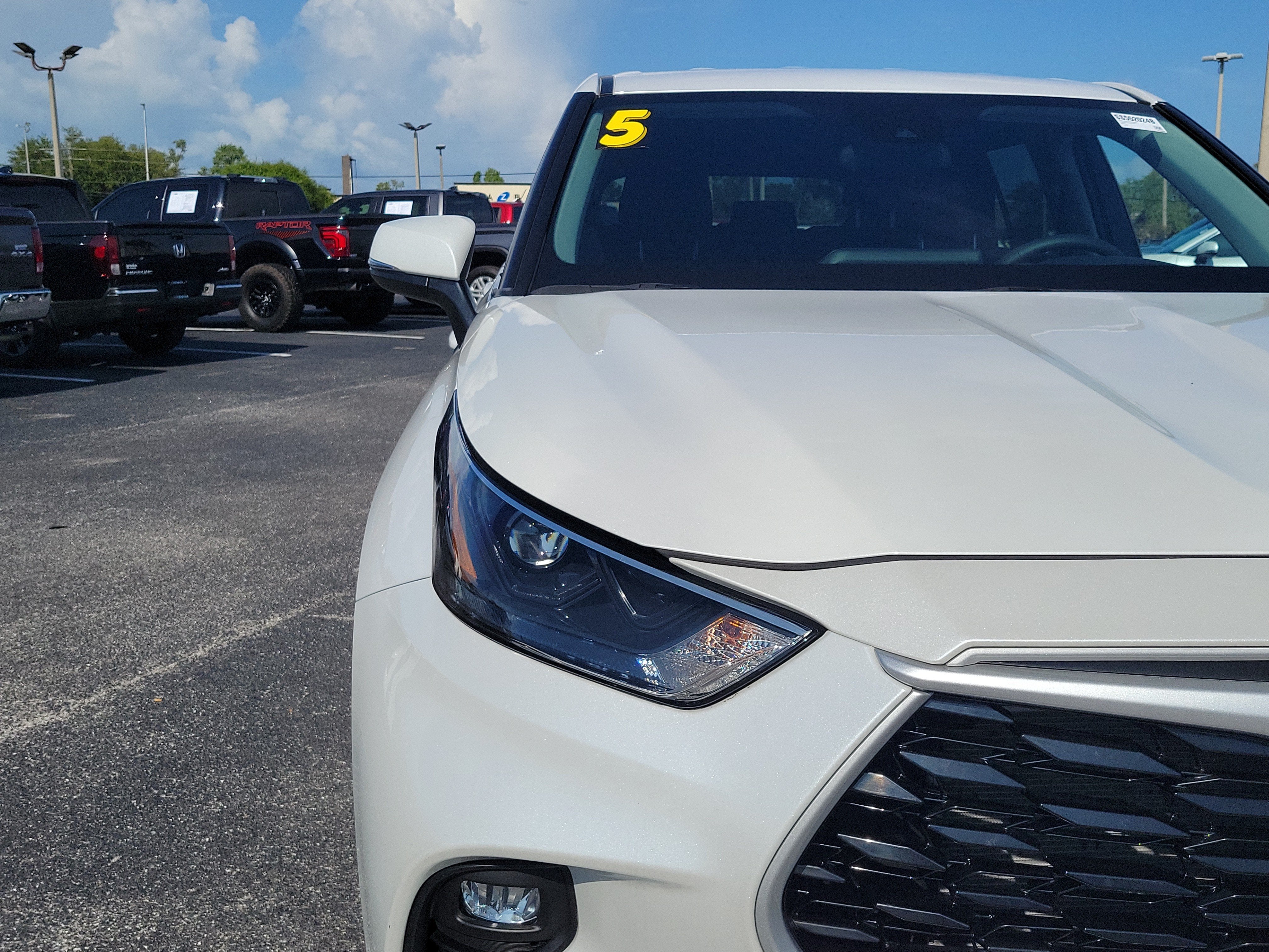2025 Toyota Highlander LE