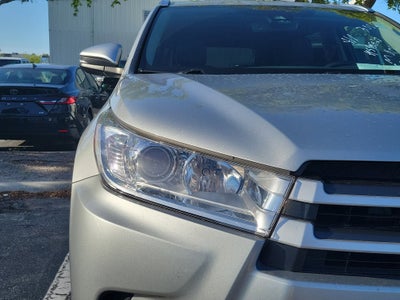 2017 Toyota Highlander Base