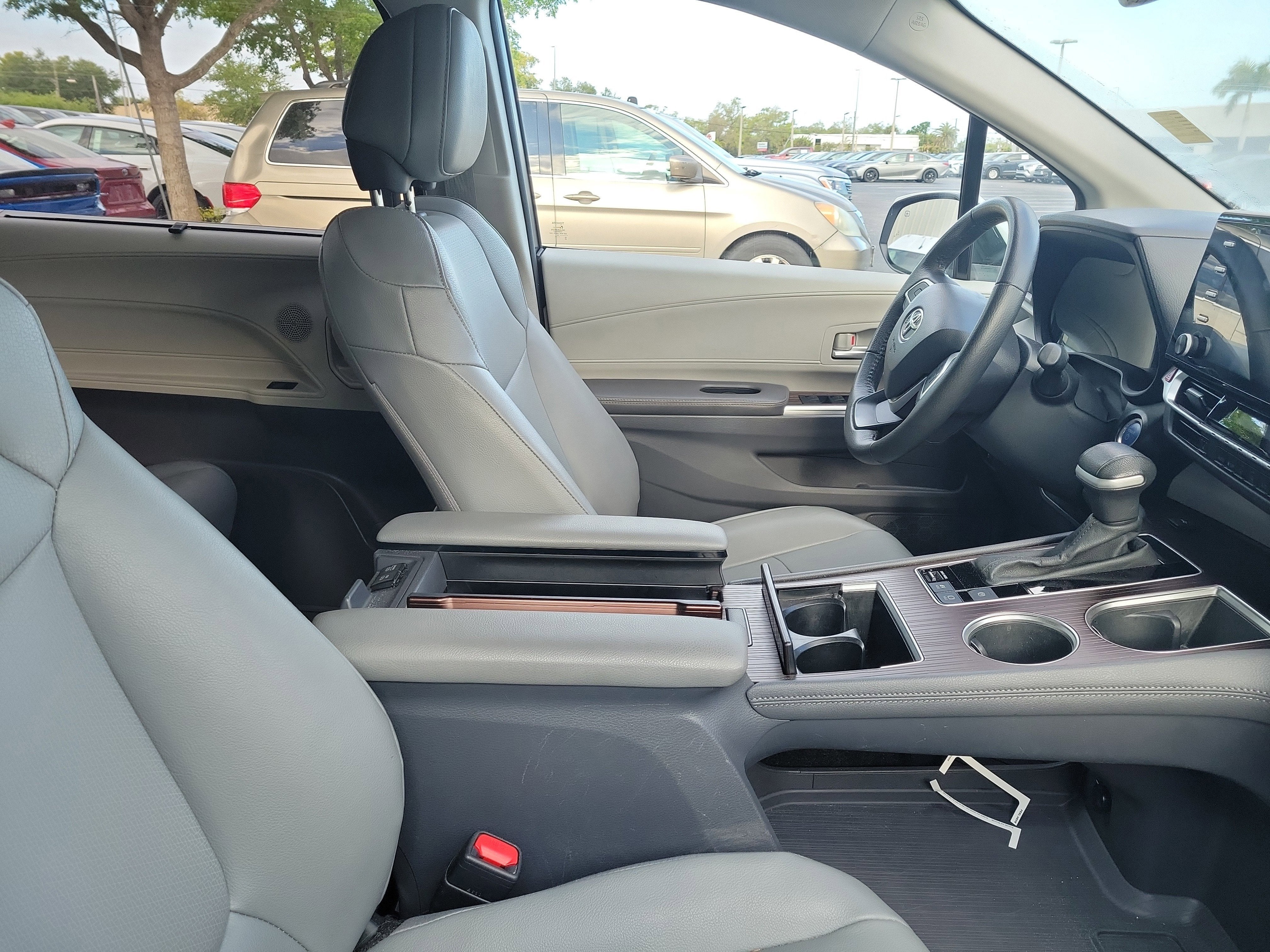 2023 Toyota Sienna XLE