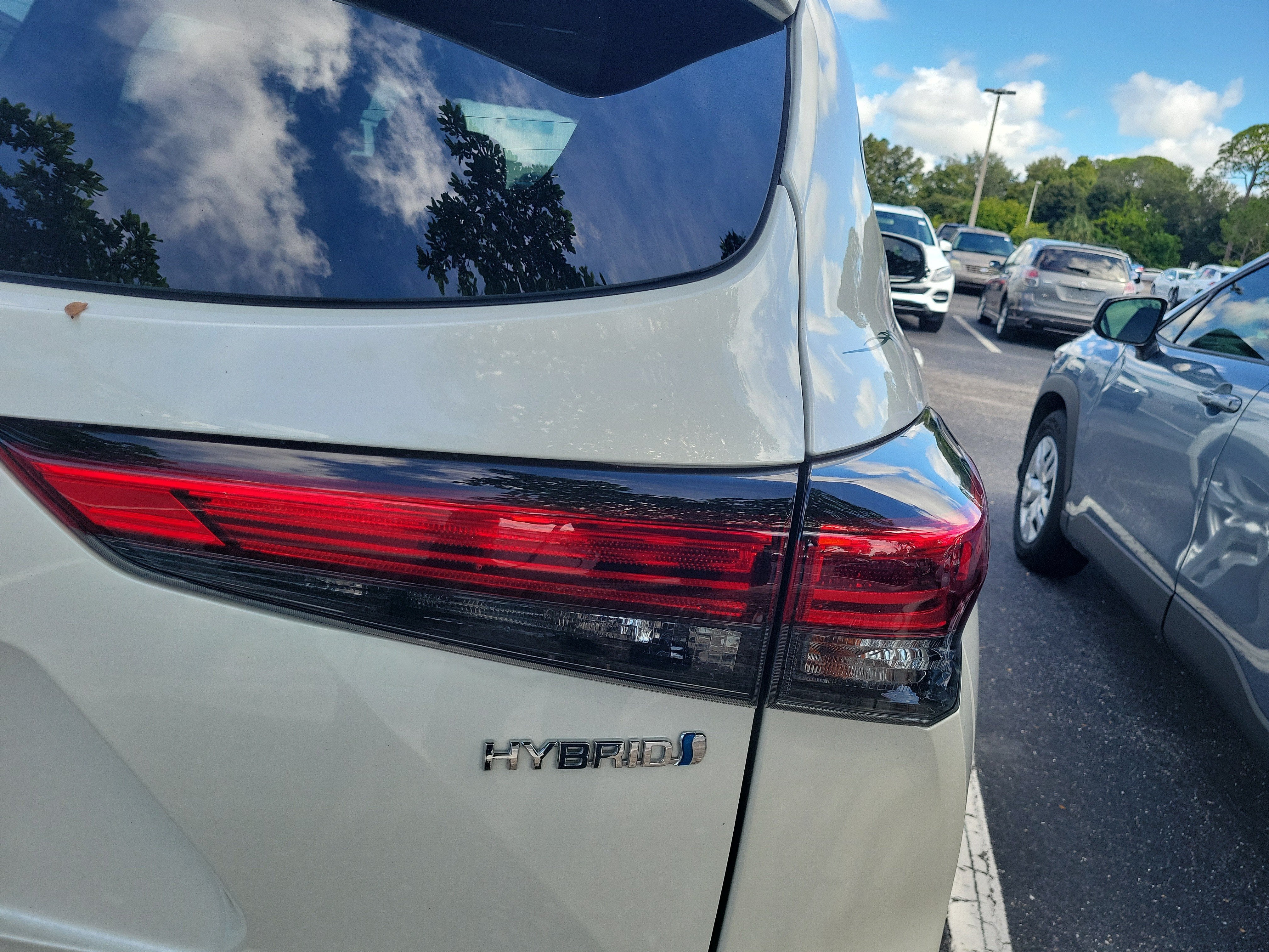 2021 Toyota Highlander Hybrid LE