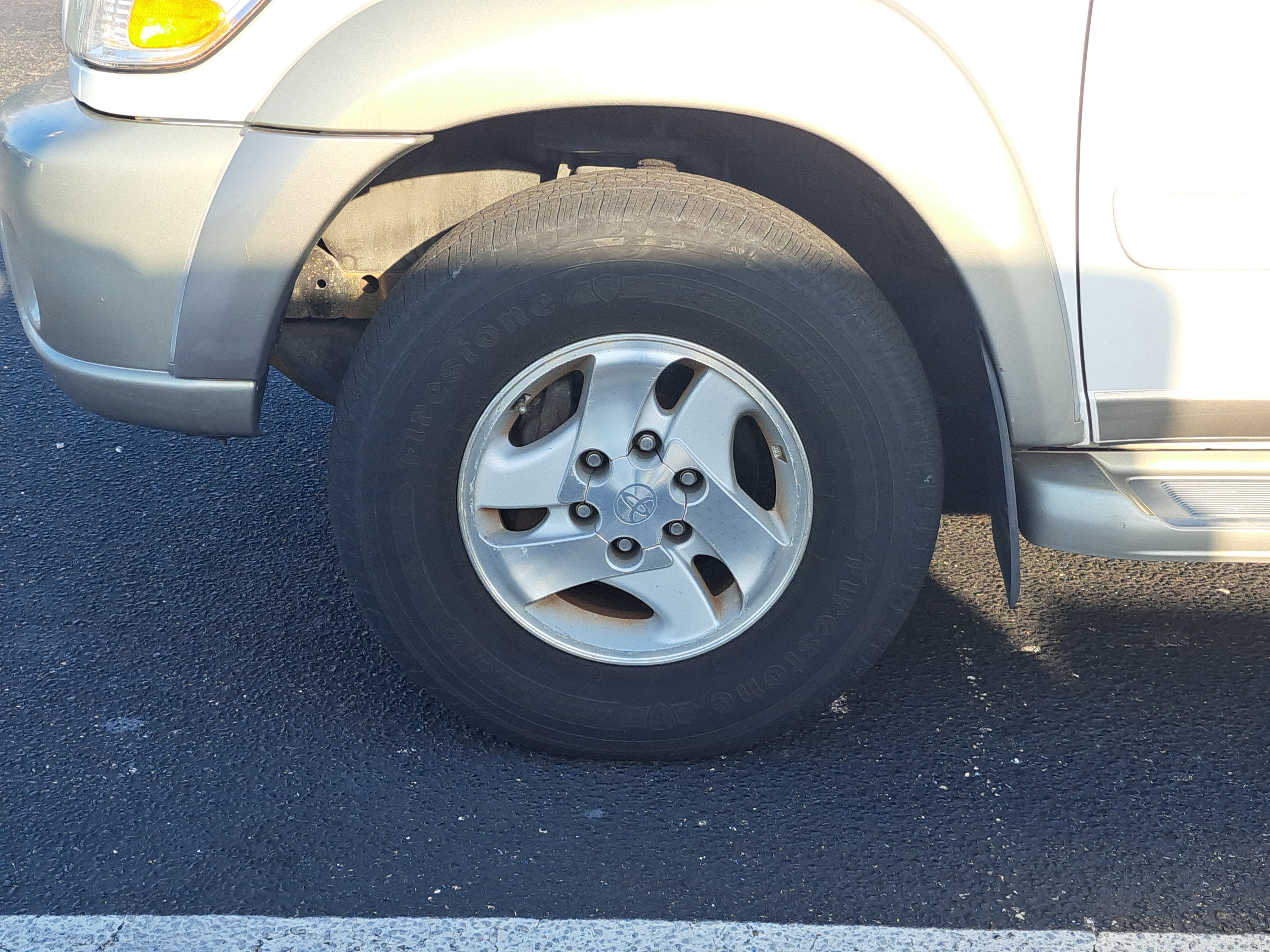 2004 Toyota Sequoia SR5