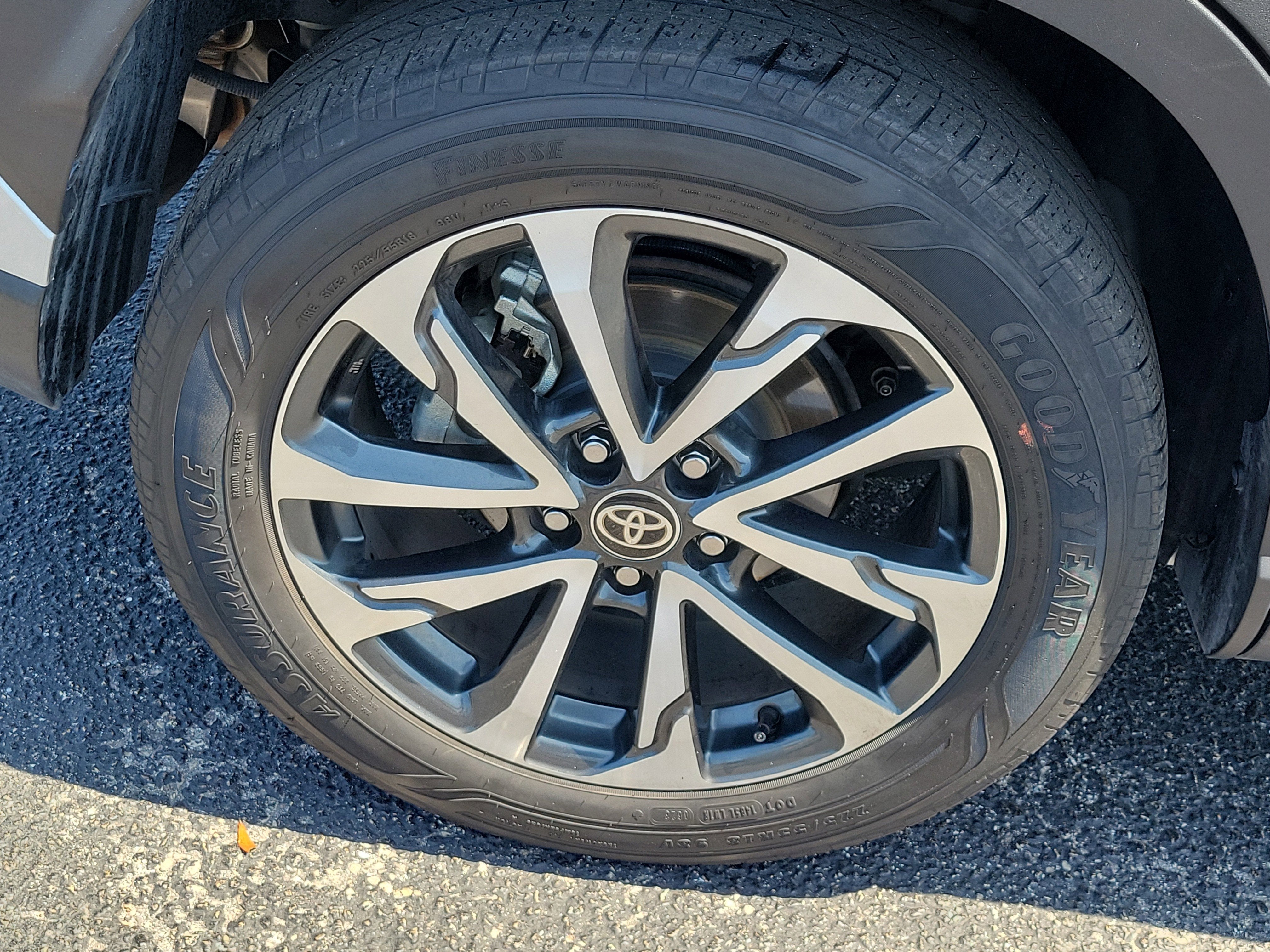 2023 Toyota Corolla Cross XLE