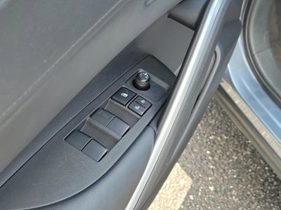 2024 Toyota Corolla Cross Hybrid SE